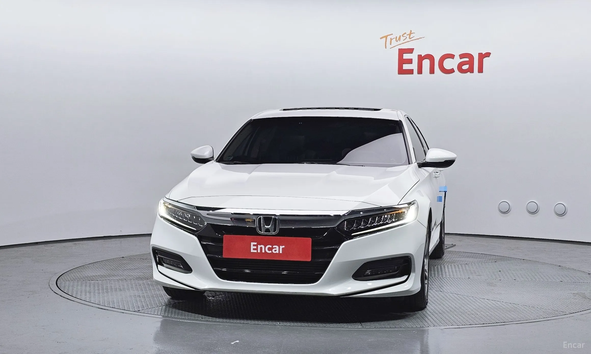Honda Accord 10th Generation превью 3