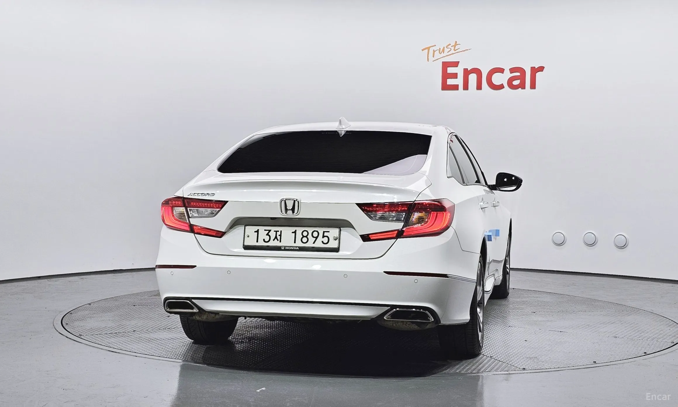 Honda Accord 10th Generation превью 4