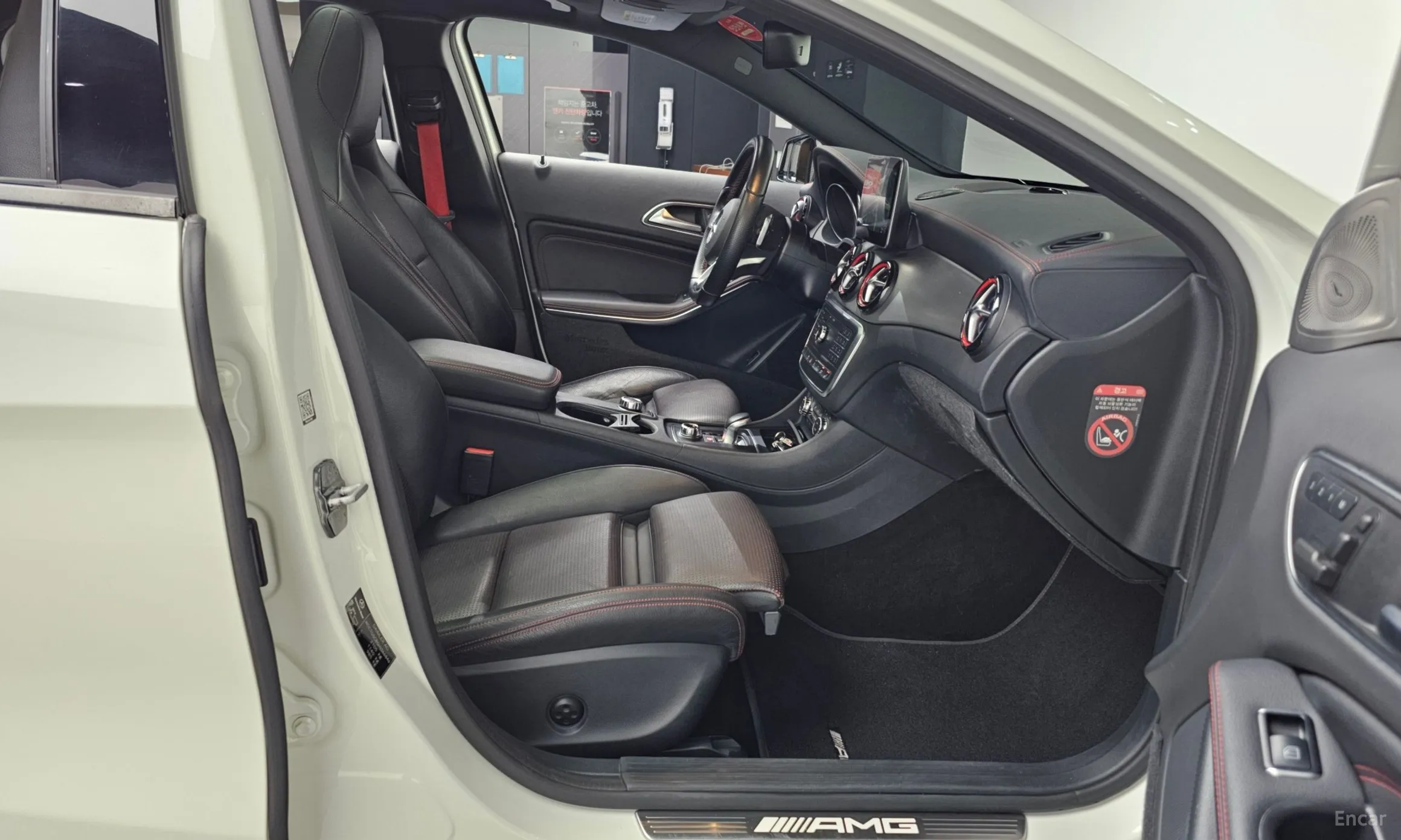 Mercedes Benz GLA-Class X156 превью 11