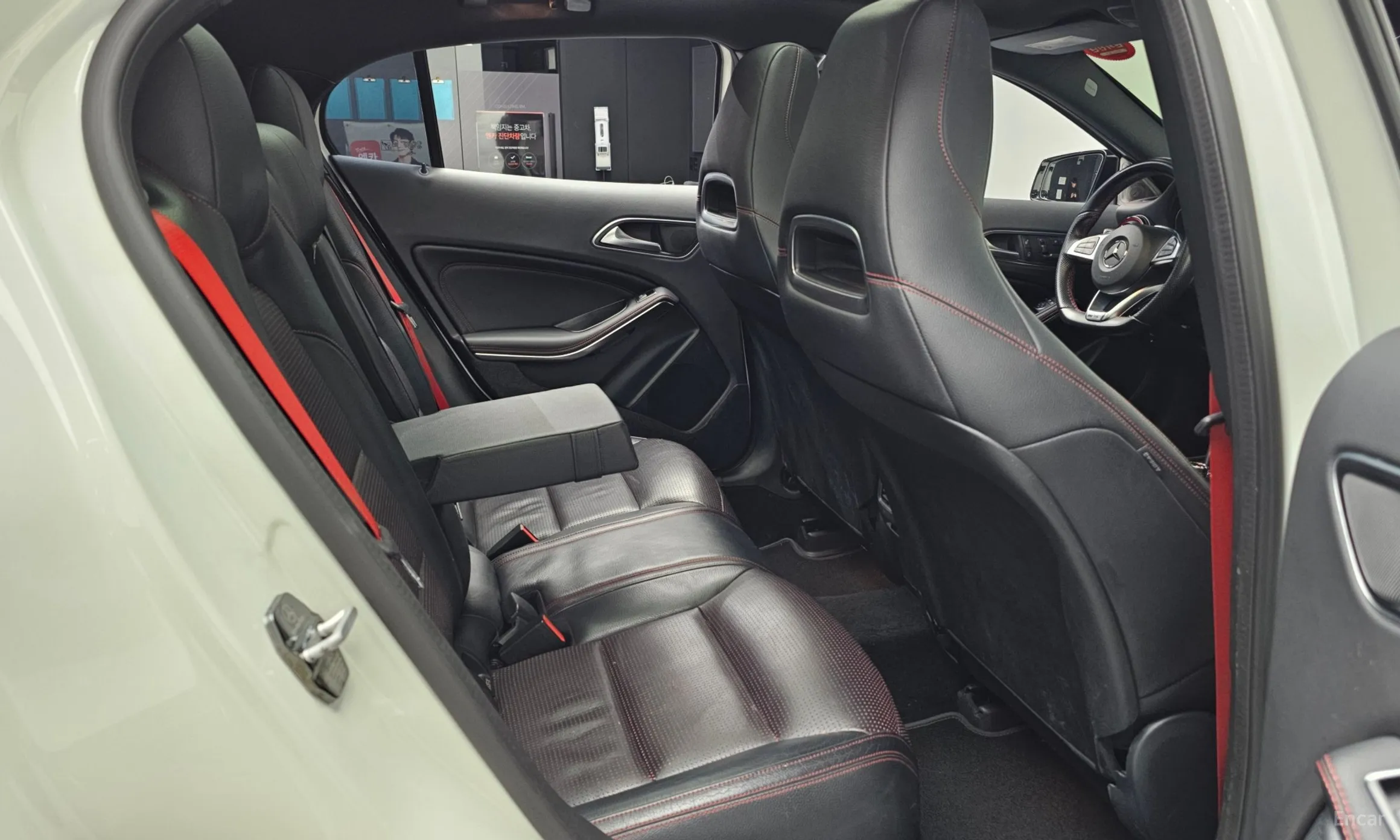 Mercedes Benz GLA-Class X156 превью 12