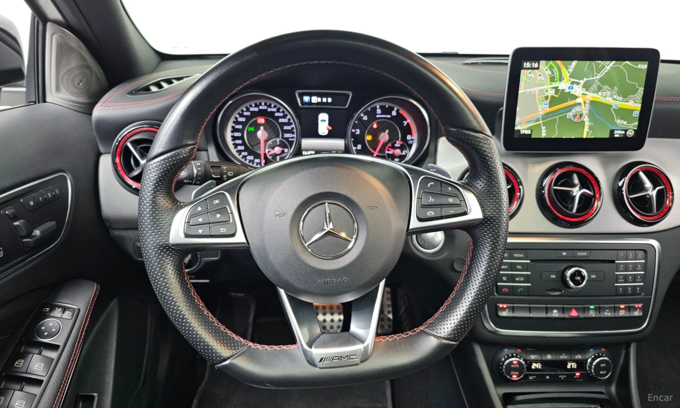 Mercedes Benz GLA-Class X156 превью 13