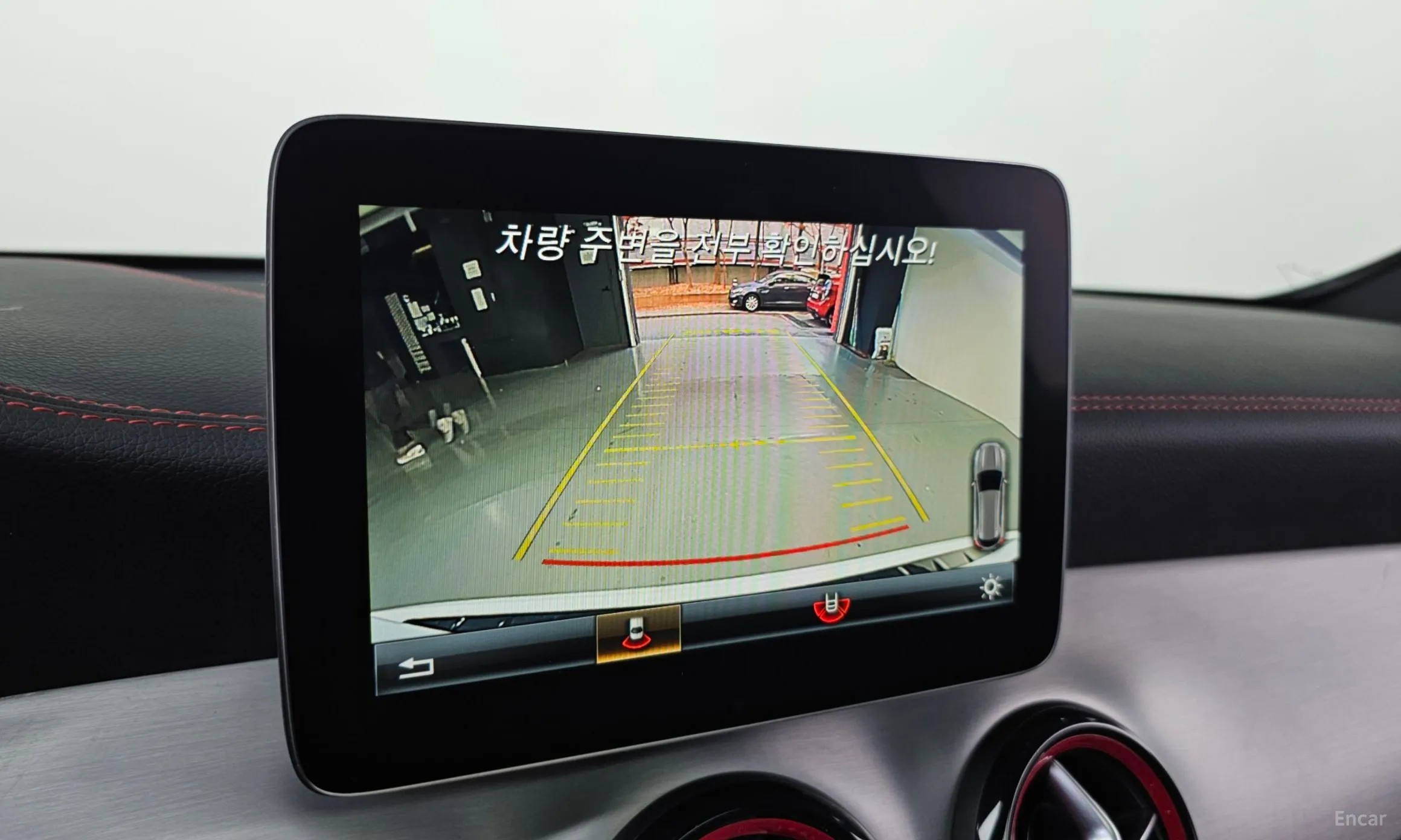 Mercedes Benz GLA-Class X156 превью 15