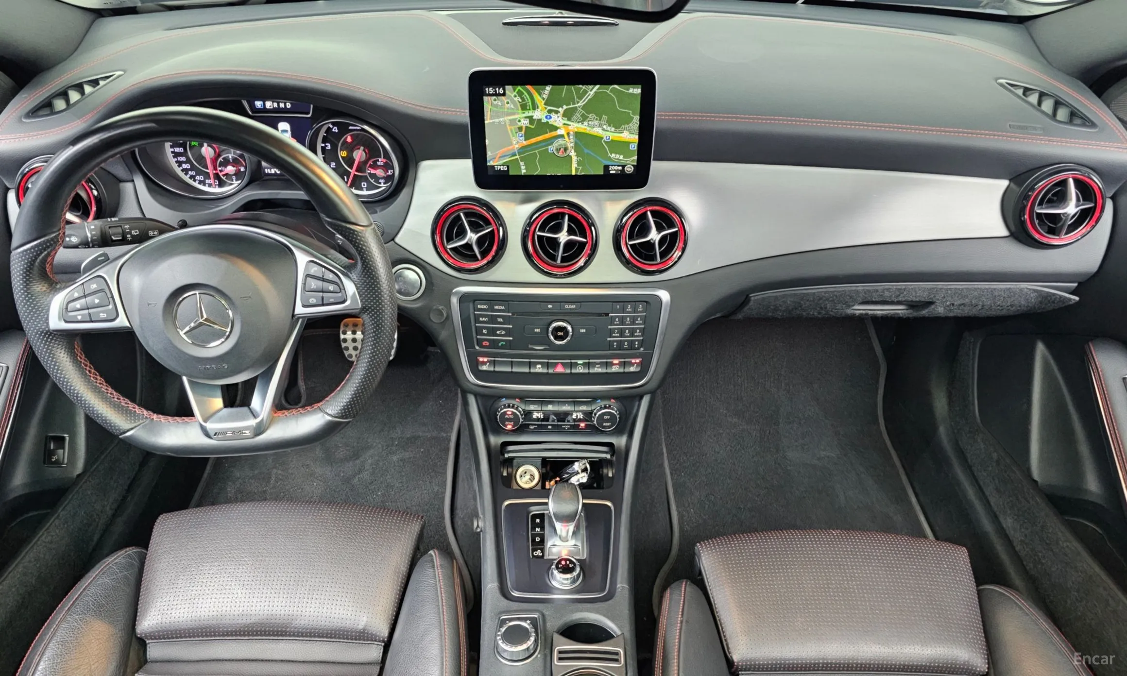 Mercedes Benz GLA-Class X156 превью 7