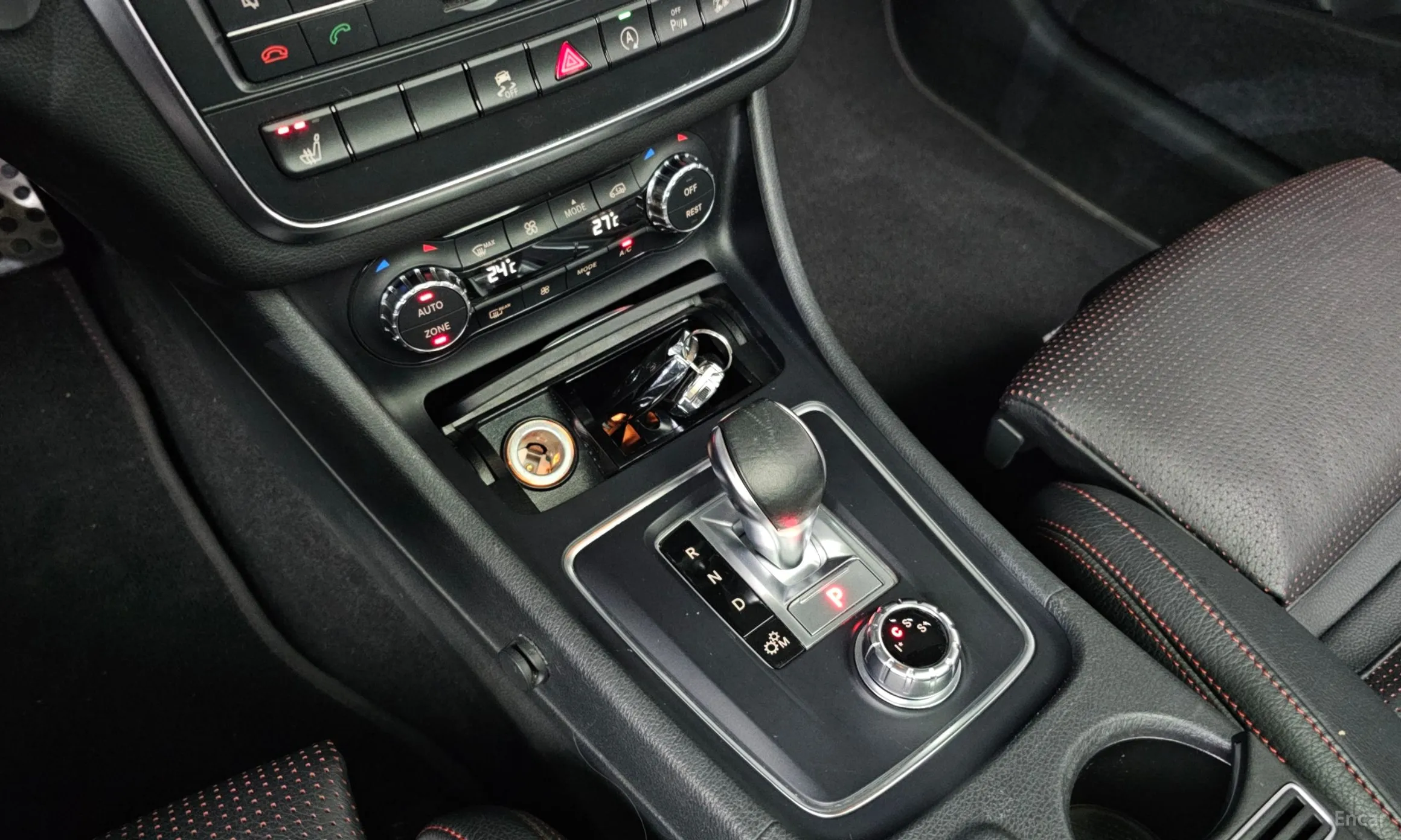 Mercedes Benz GLA-Class X156 превью 9