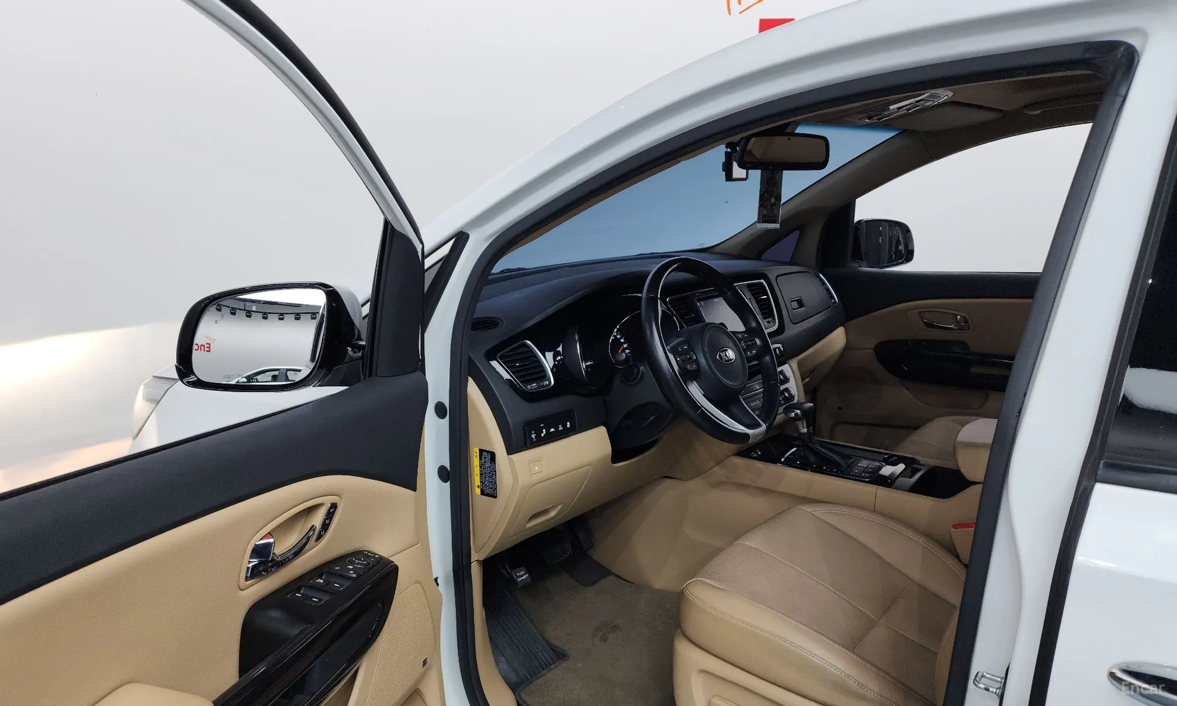Kia Carnival превью 10