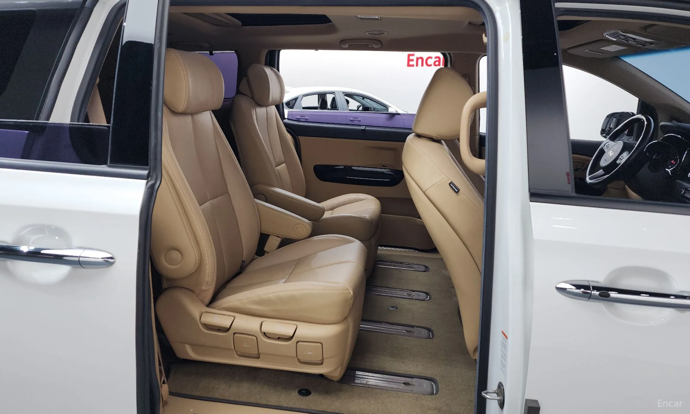 Kia Carnival превью 12