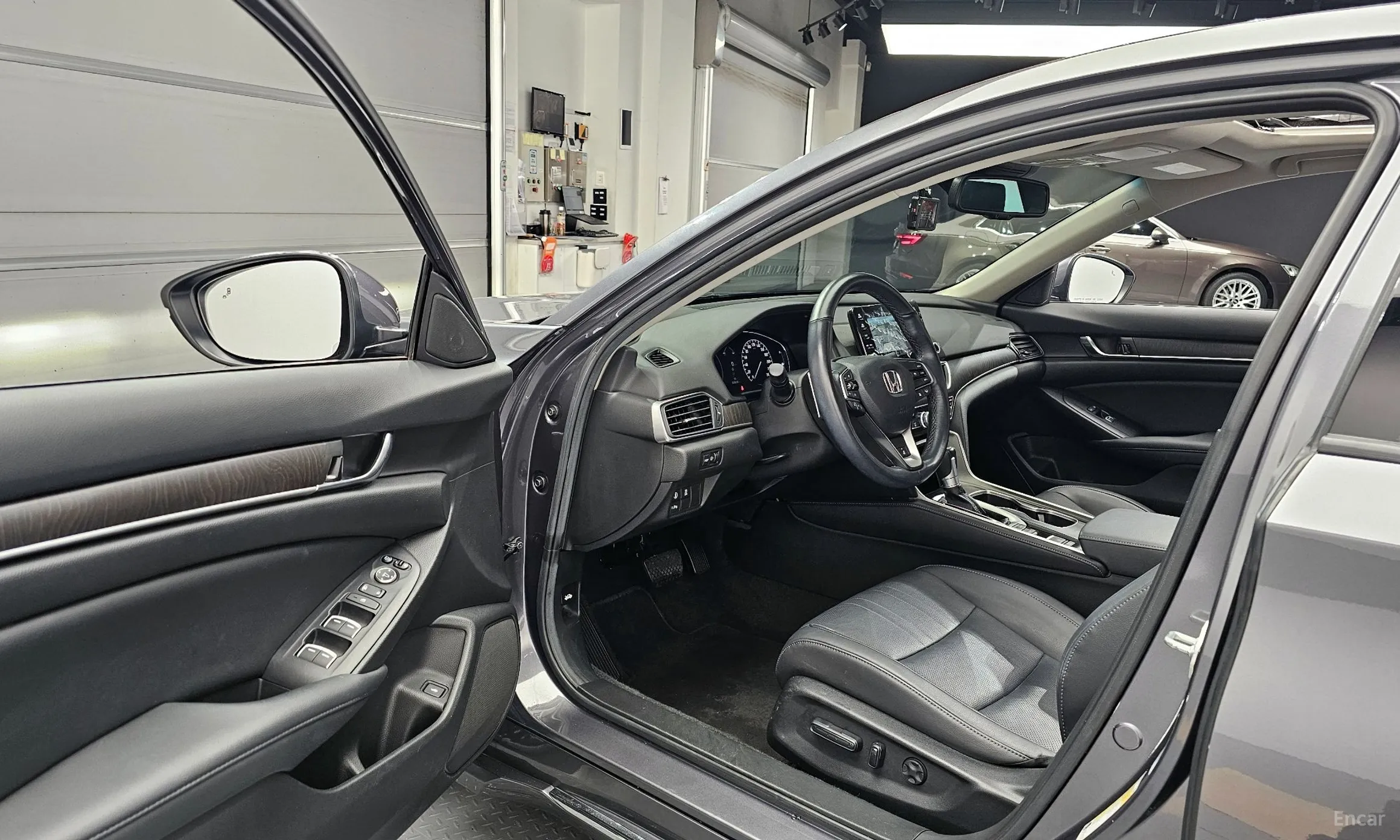 Honda Accord 10th Generation превью 10