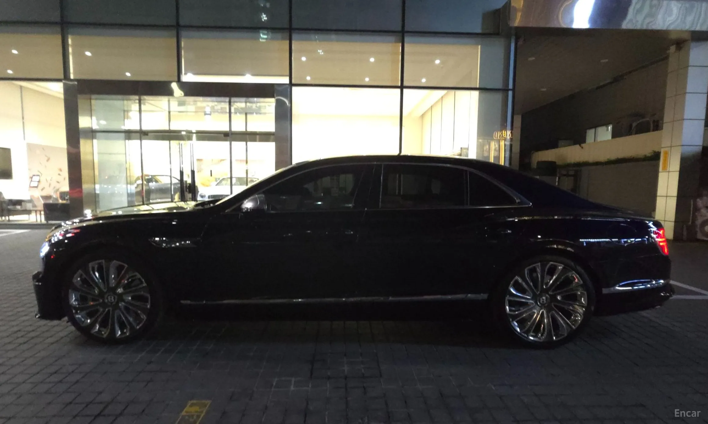 Bentley Flying Spur 4th Generation превью 19