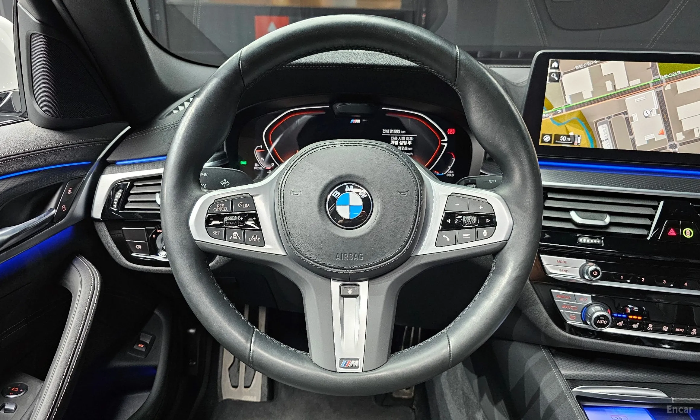 BMW 5 Series (G30) превью 13