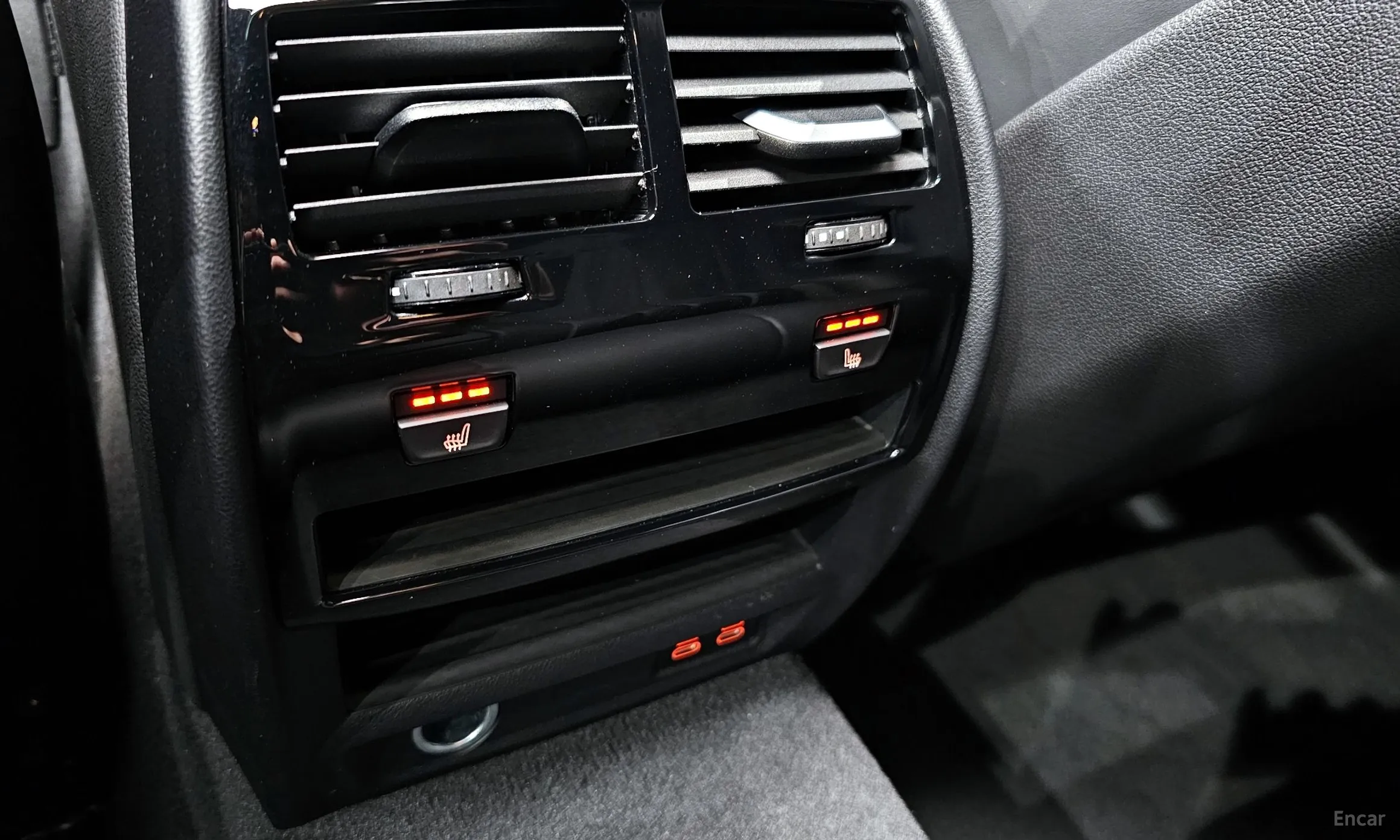 BMW 5 Series (G30) превью 17