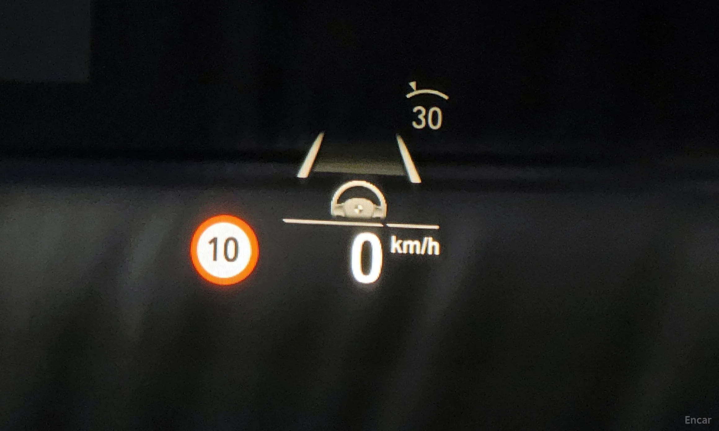 BMW 5 Series (G30) превью 19