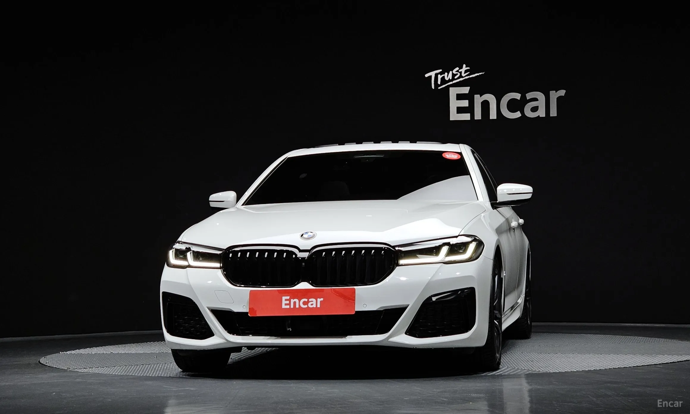BMW 5 Series (G30) превью 3