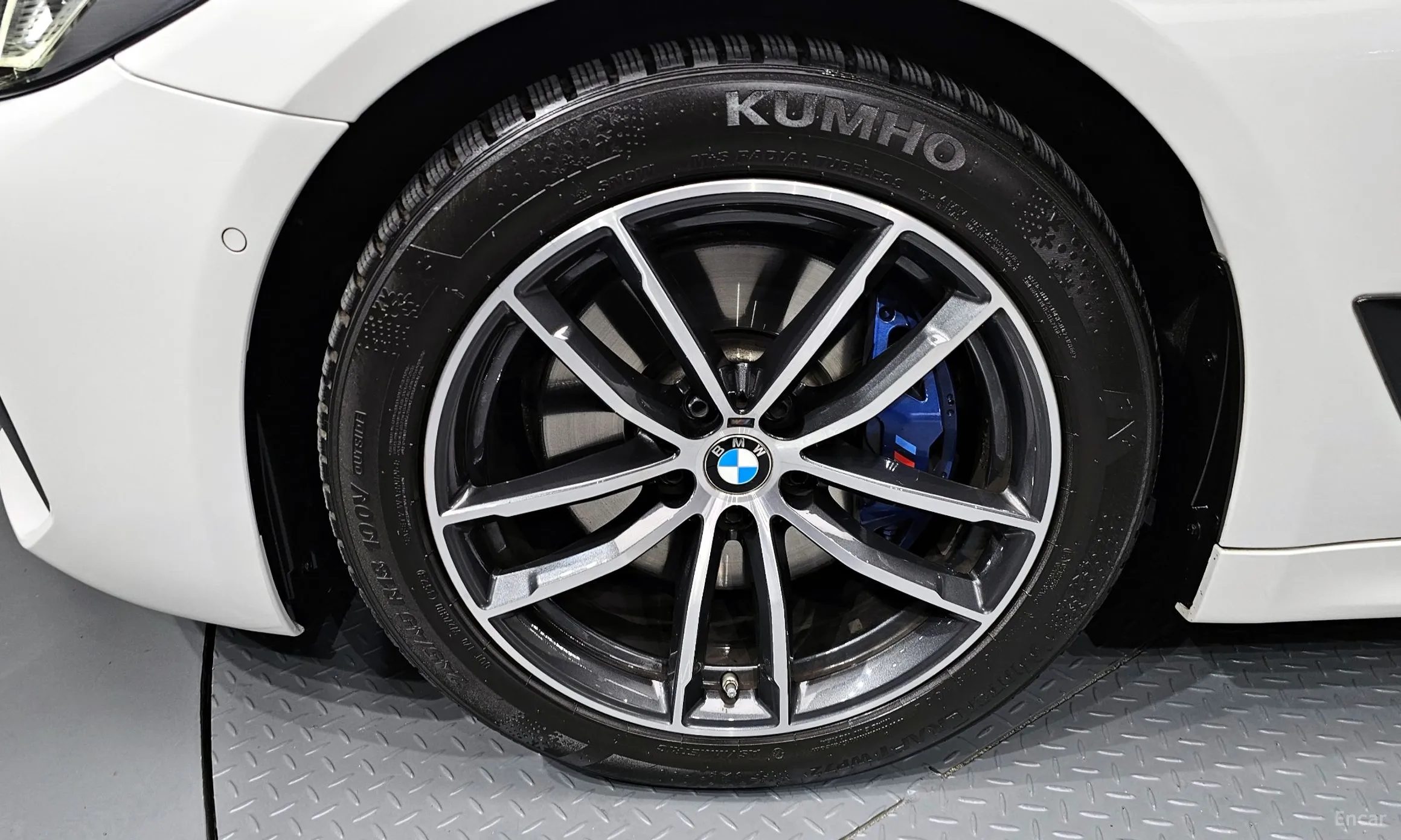 BMW 5 Series (G30) превью 5
