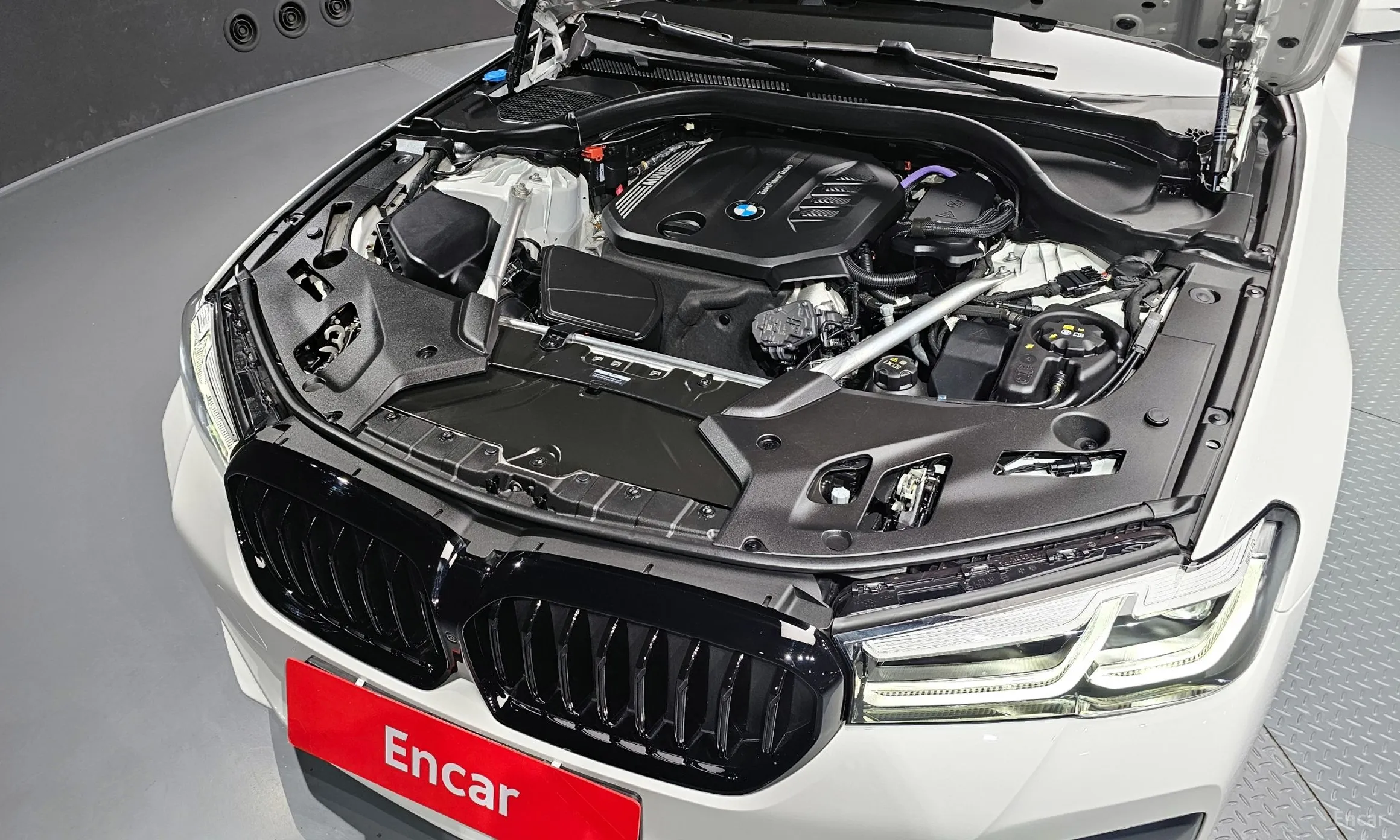 BMW 5 Series (G30) превью 6