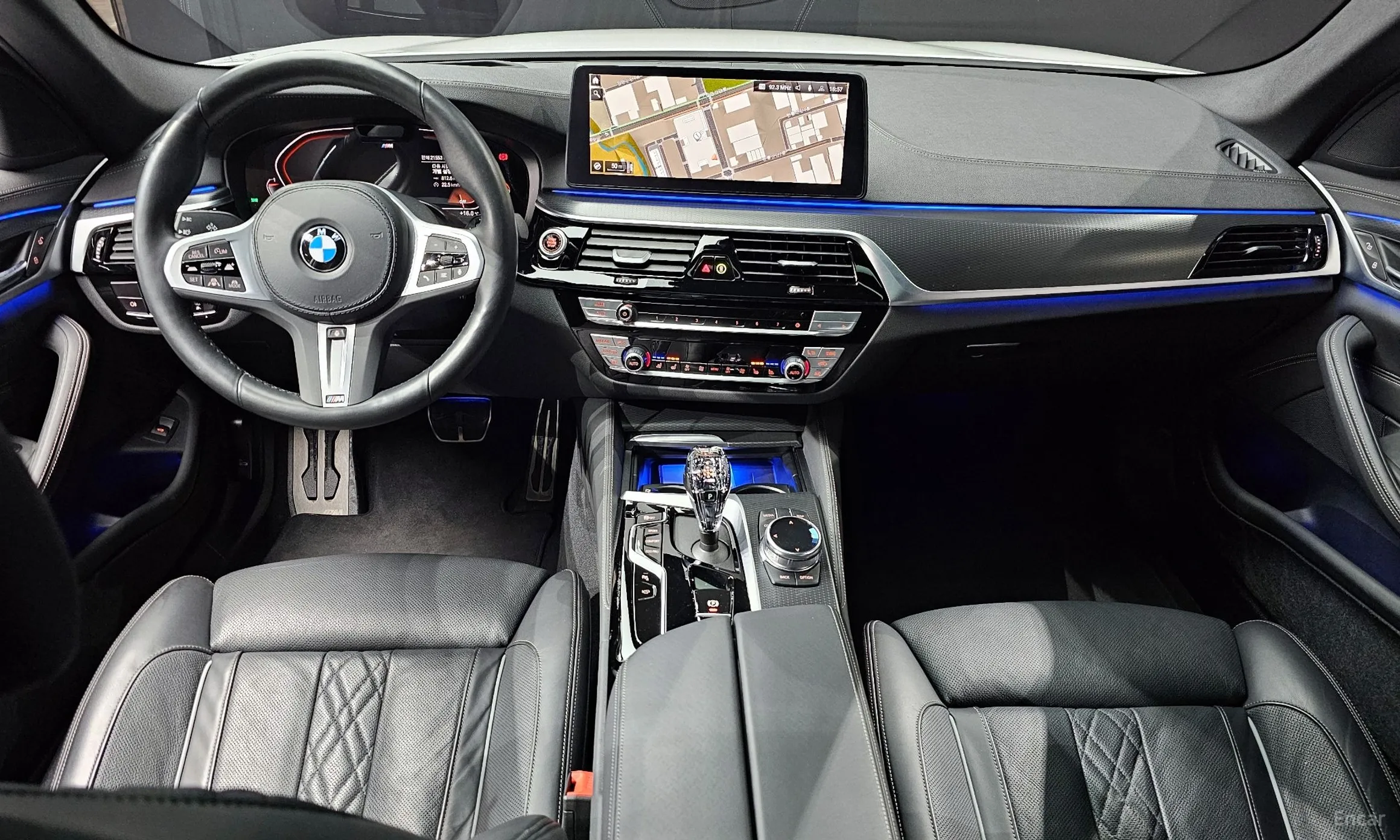 BMW 5 Series (G30) превью 7