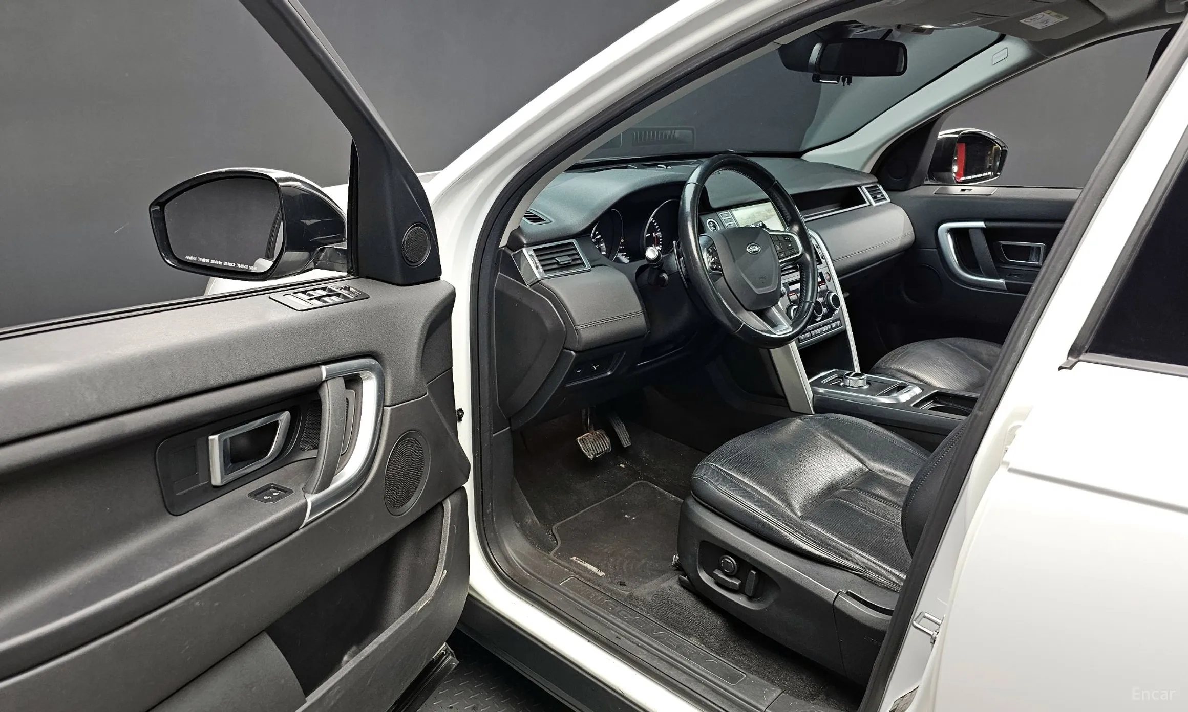 Land Rover Discovery Sports превью 11