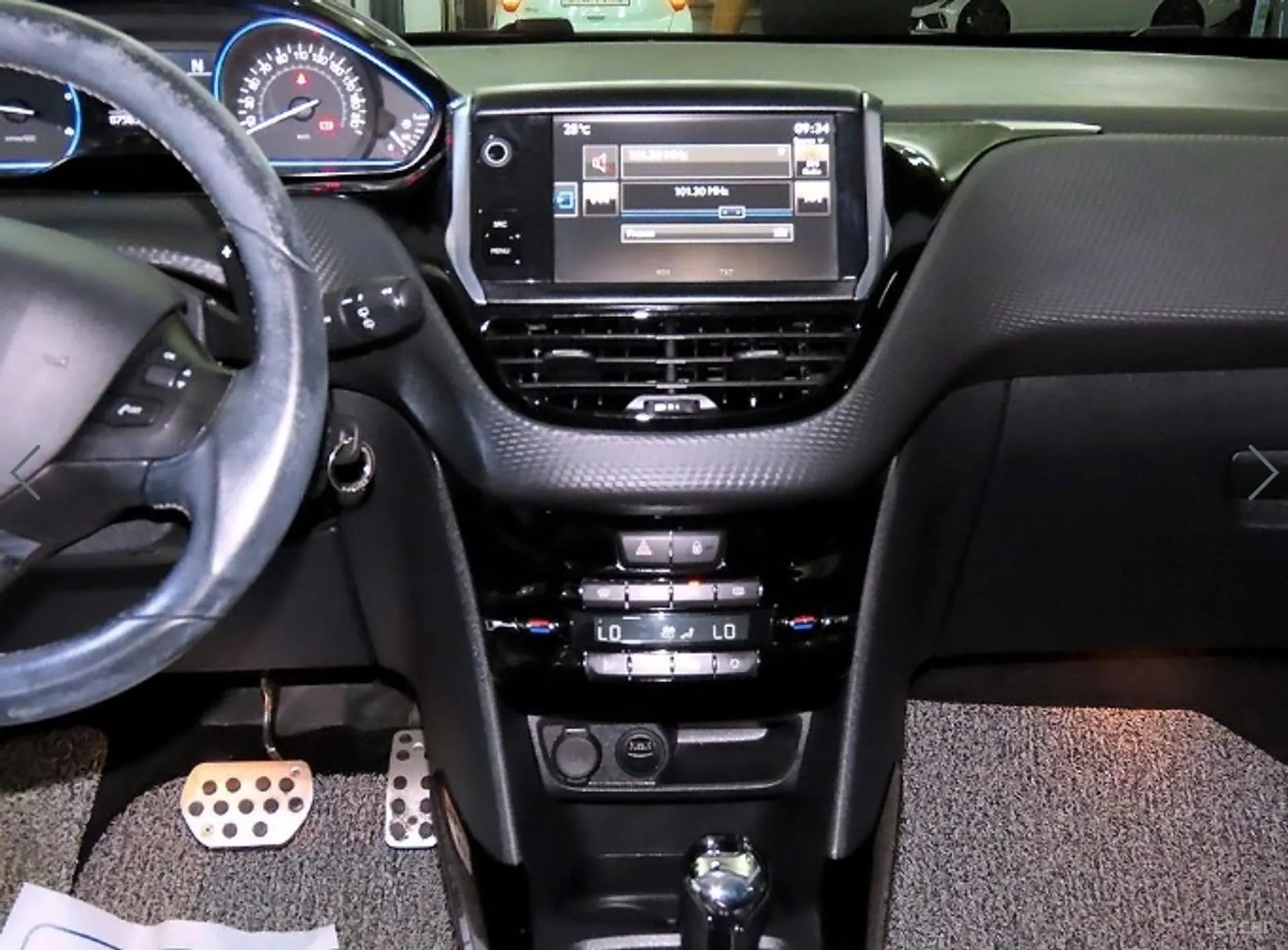 Peugeot 2008. превью 11