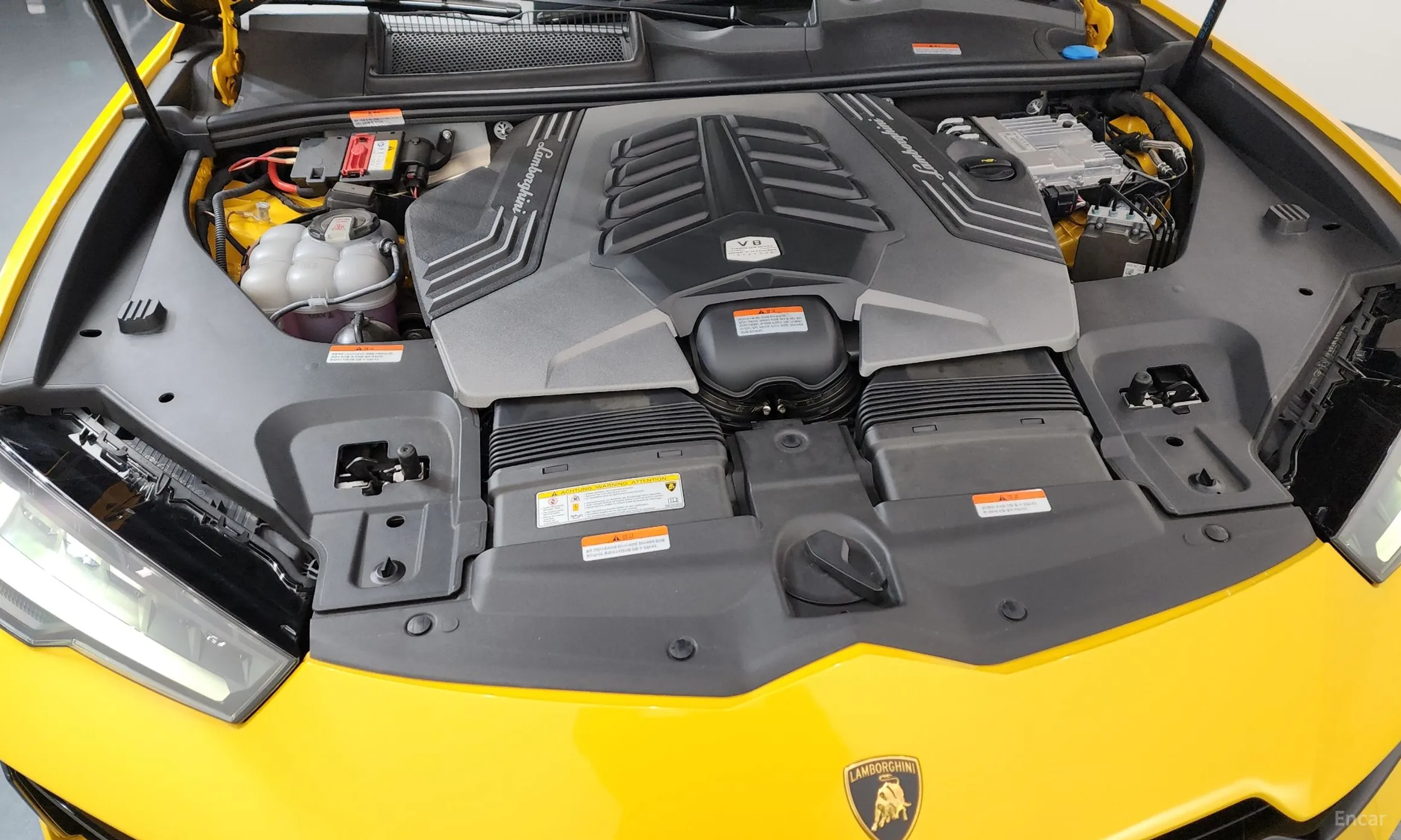 Lamborghini Urus превью 20