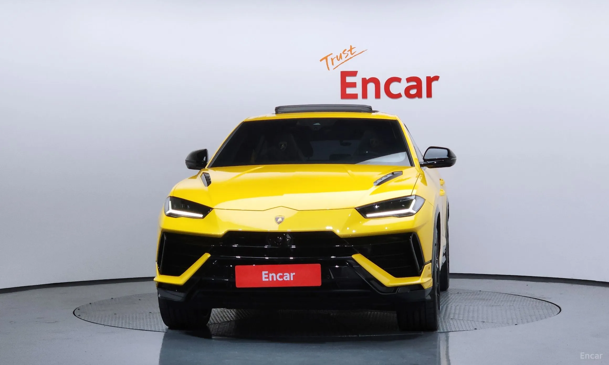 Lamborghini Urus превью 3