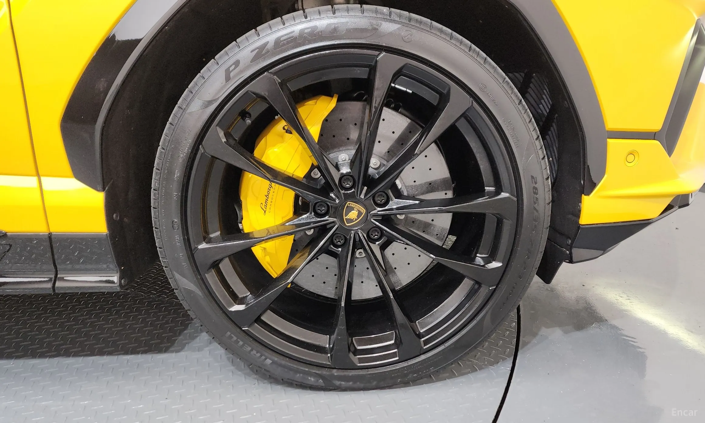 Lamborghini Urus превью 5