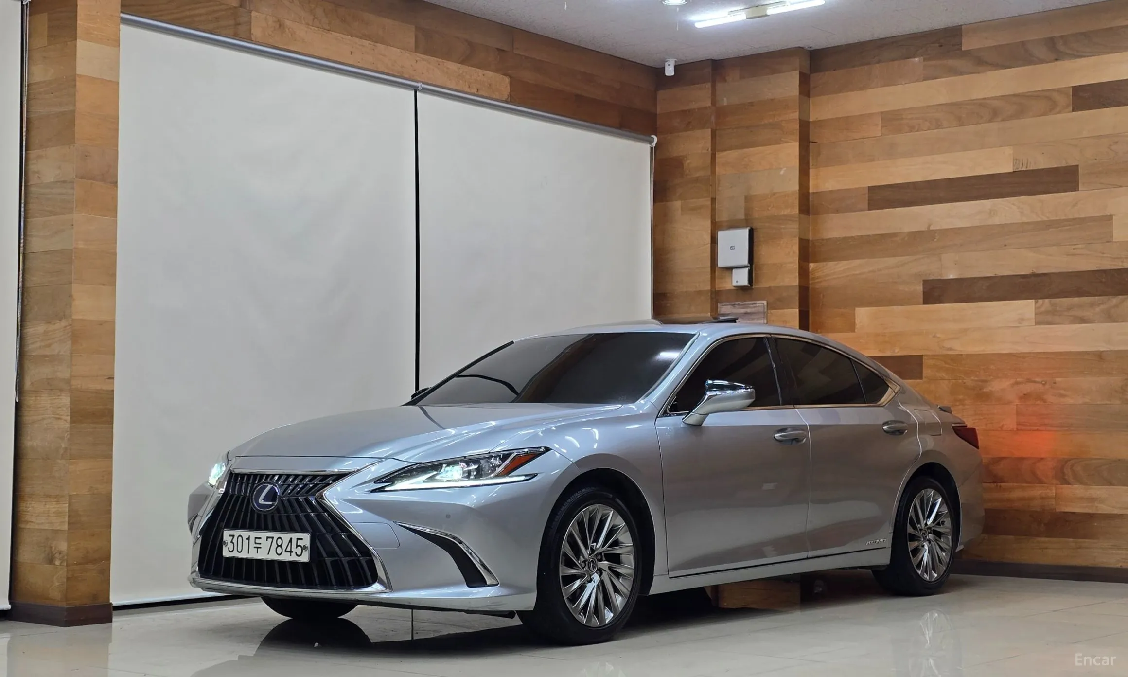 Lexus ES300h 7th Generation