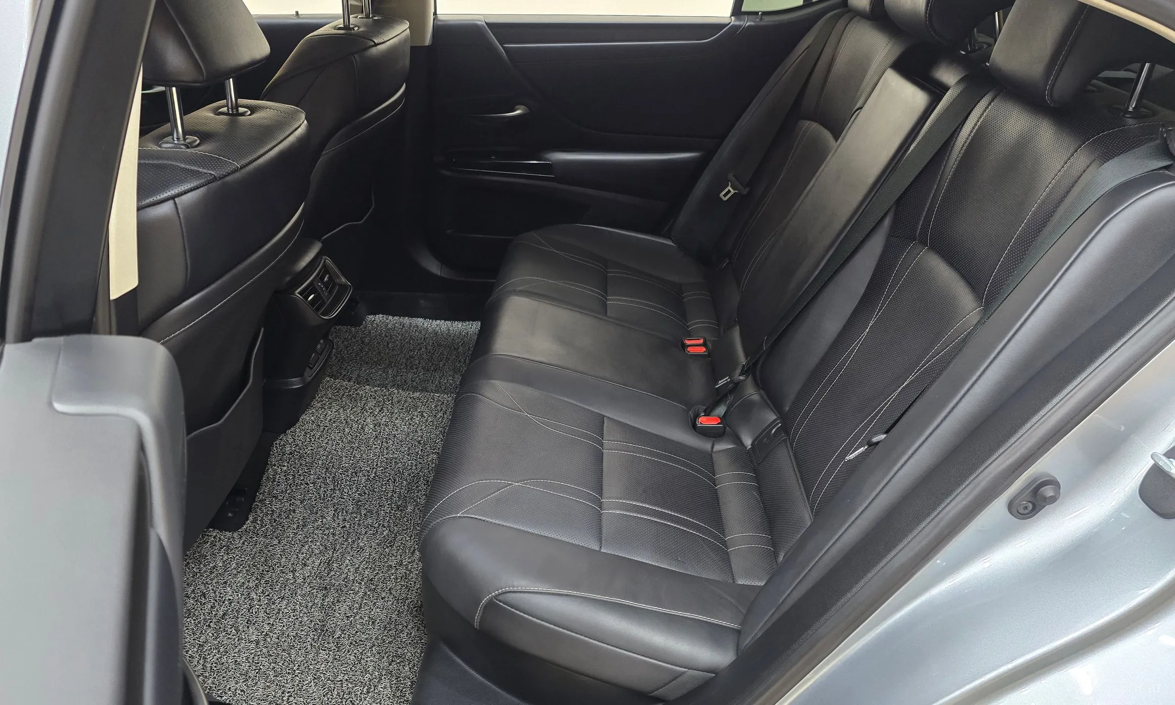 Lexus ES300h 7th Generation превью 13