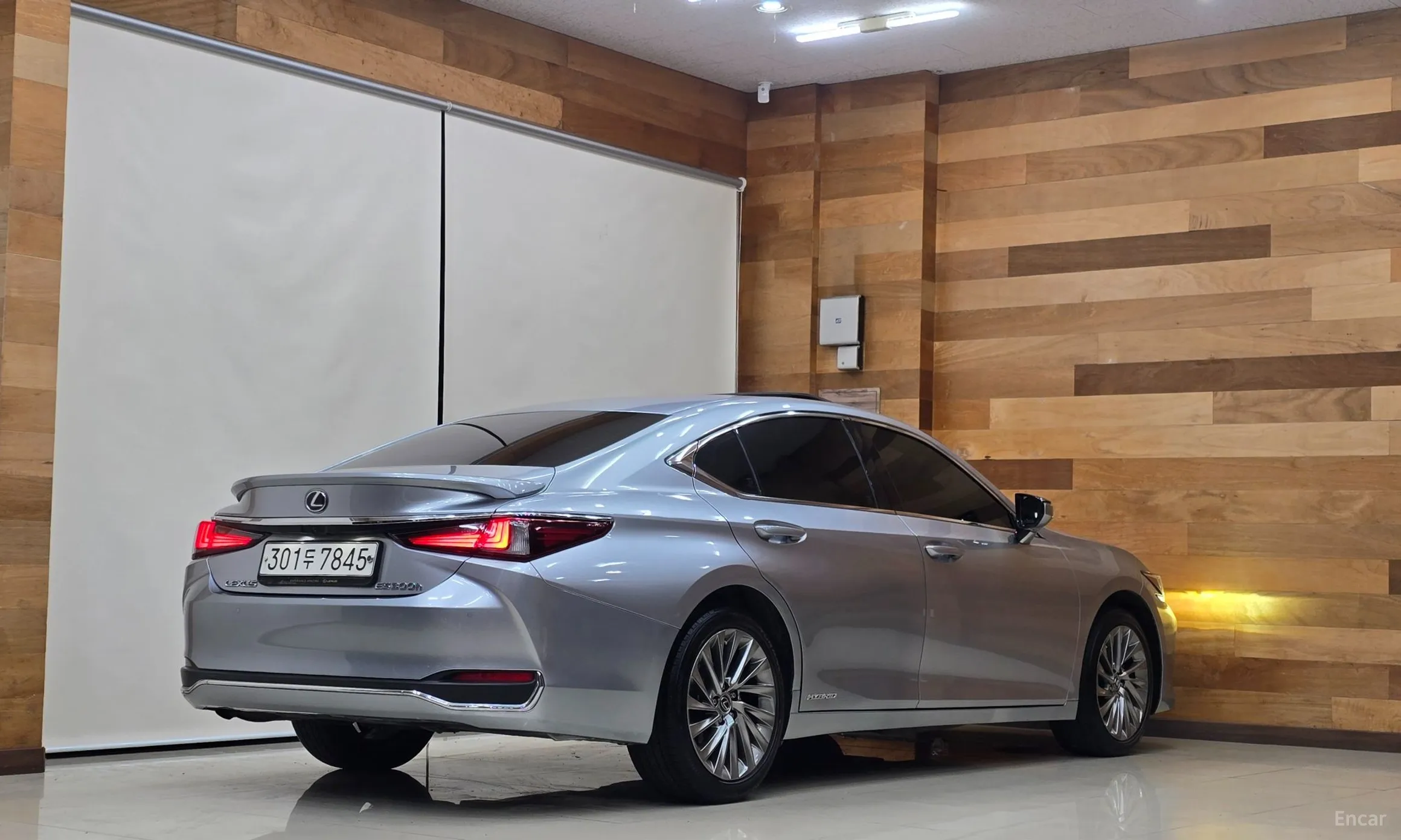 Lexus ES300h 7th Generation