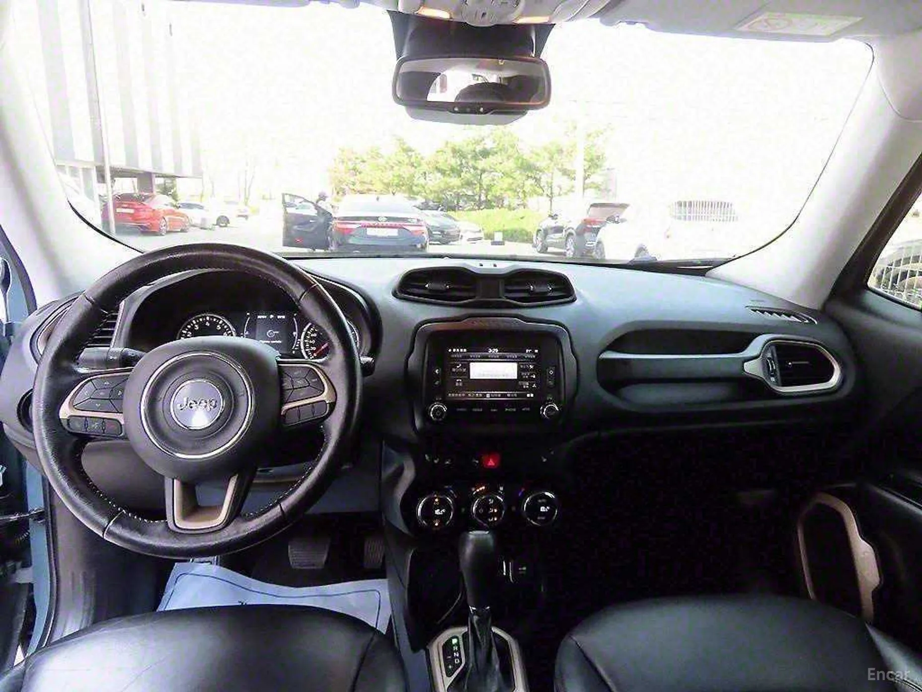 Jeep Renegade превью 6
