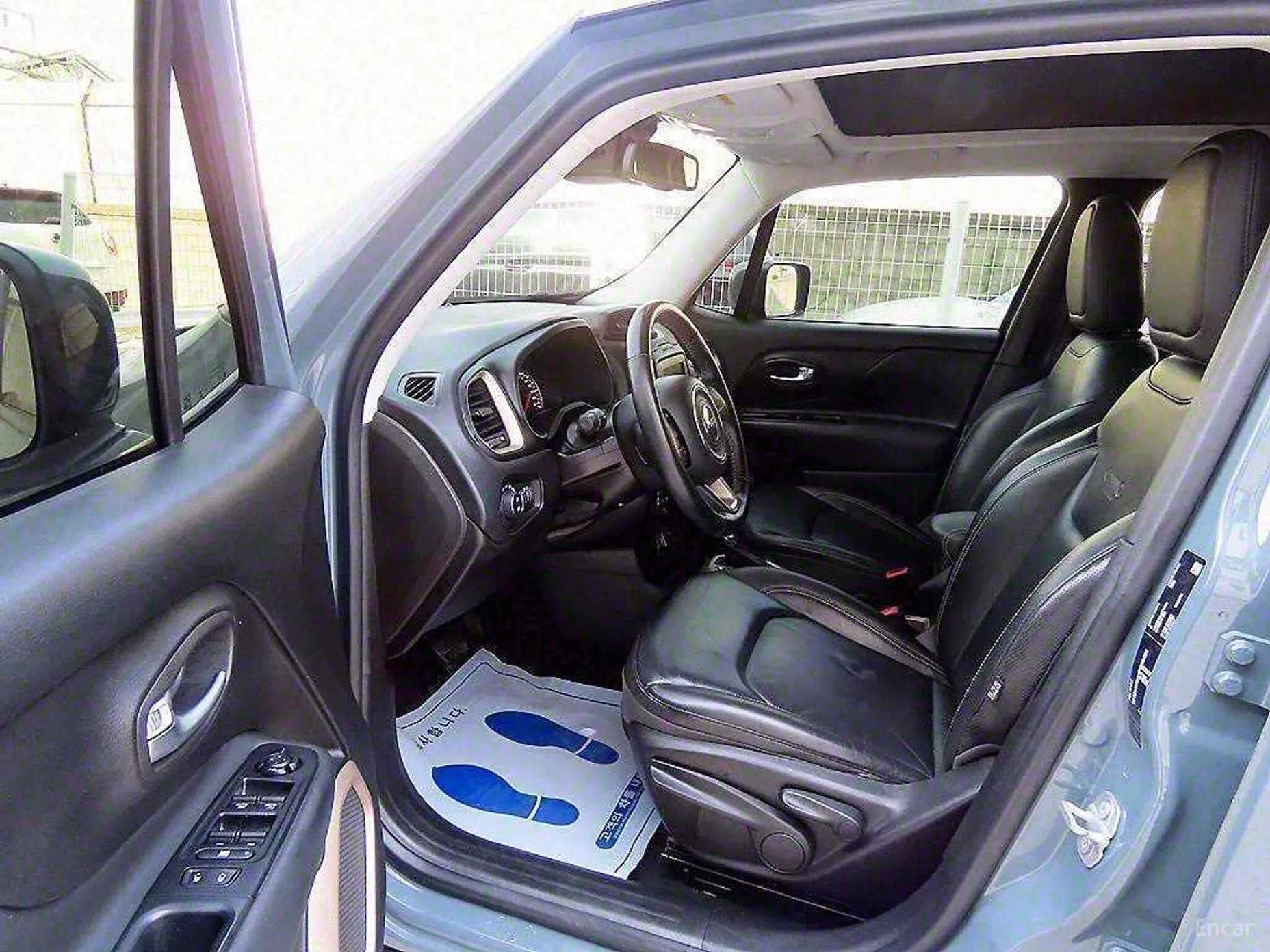 Jeep Renegade превью 8