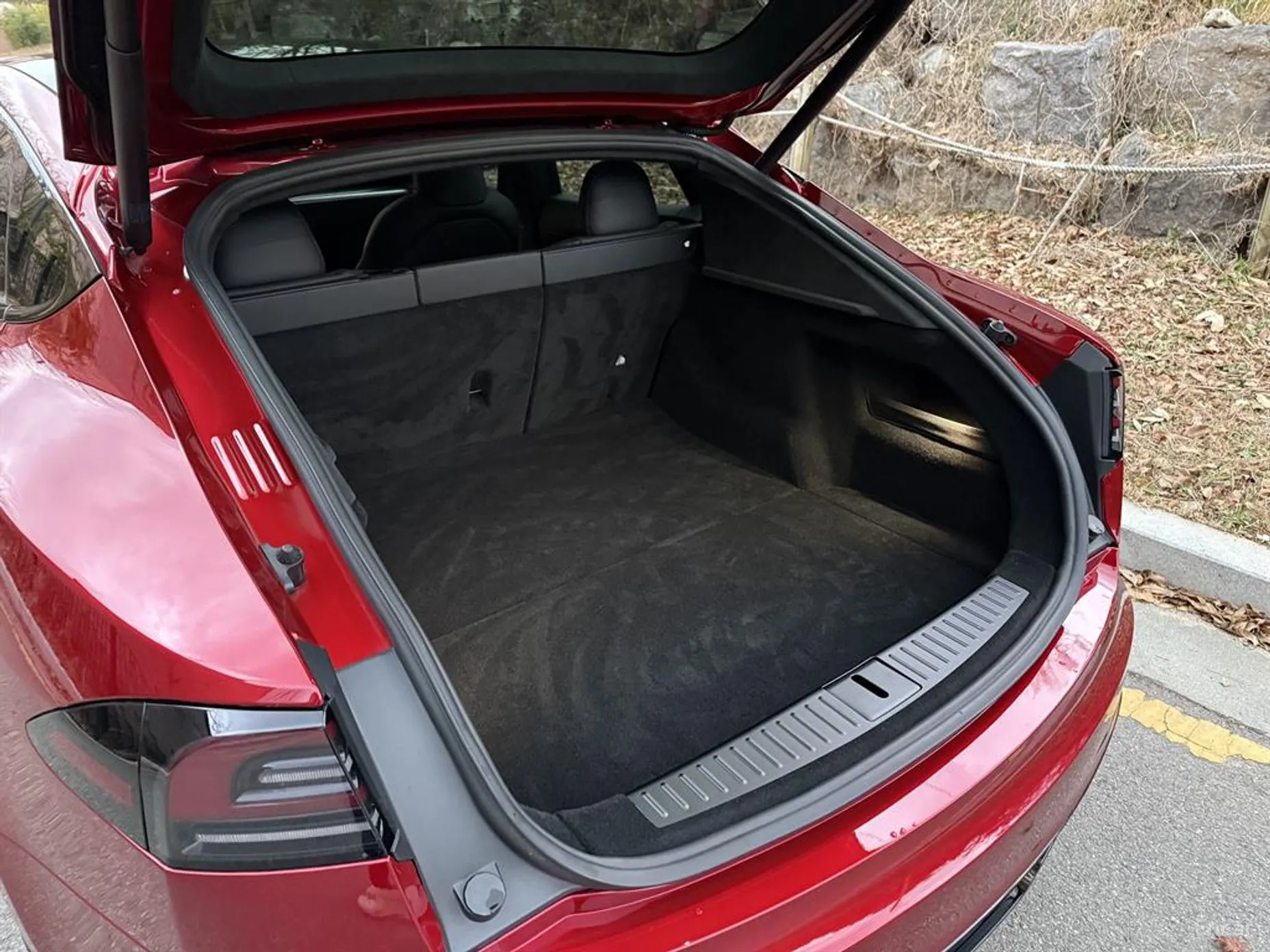 Tesla Model S превью 12