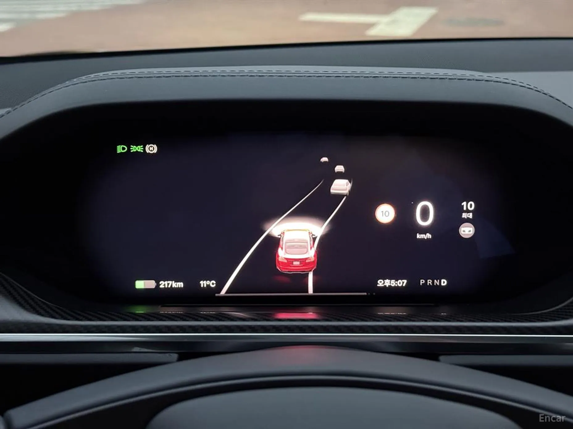 Tesla Model S превью 15