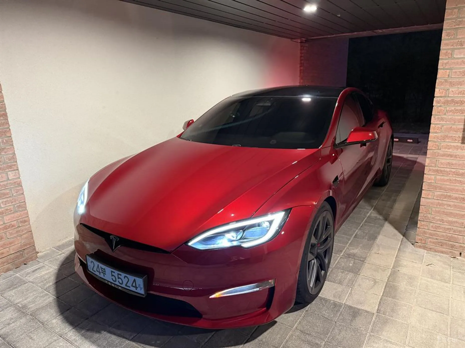 Tesla Model S превью 3