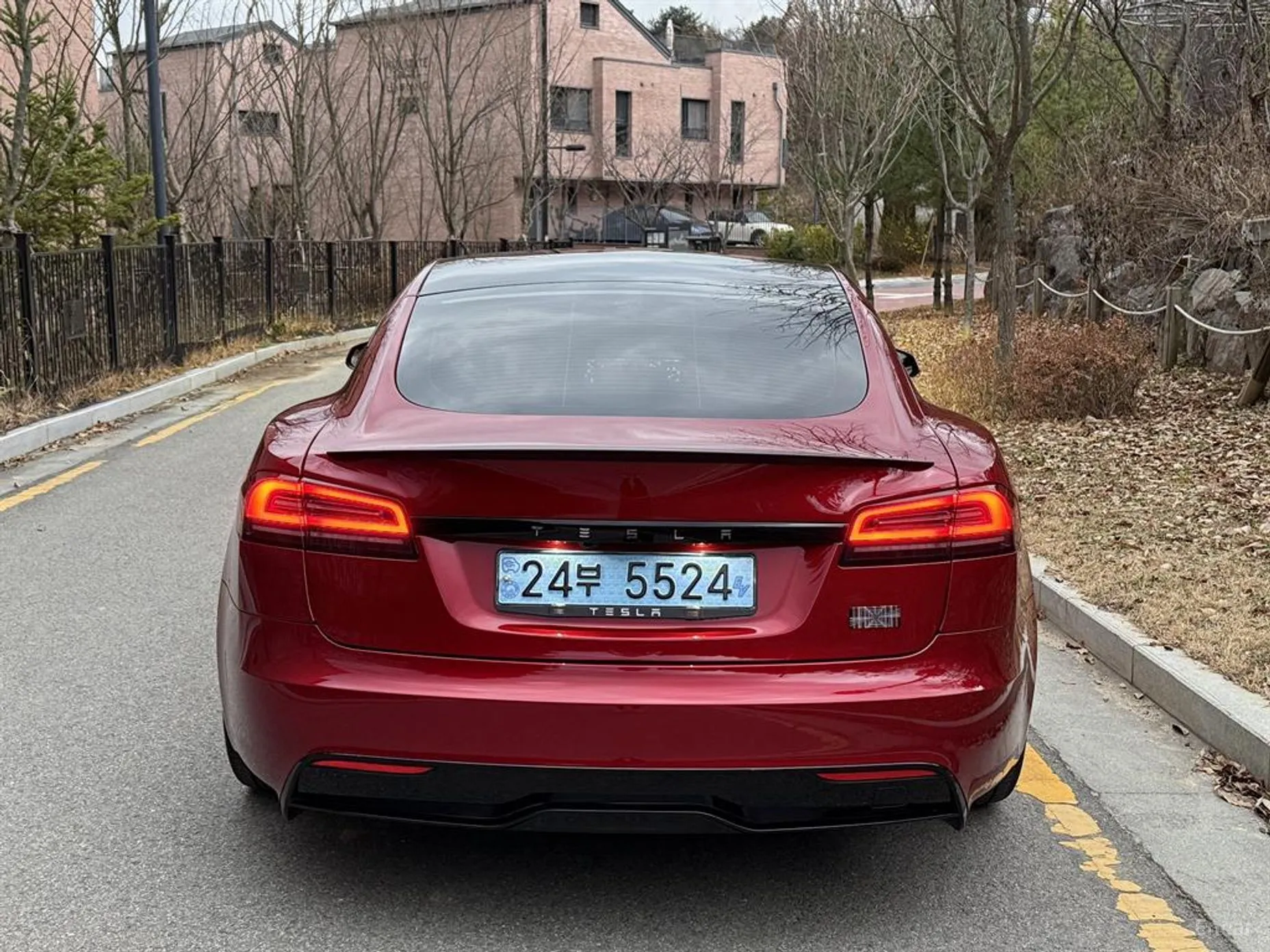 Tesla Model S превью 4