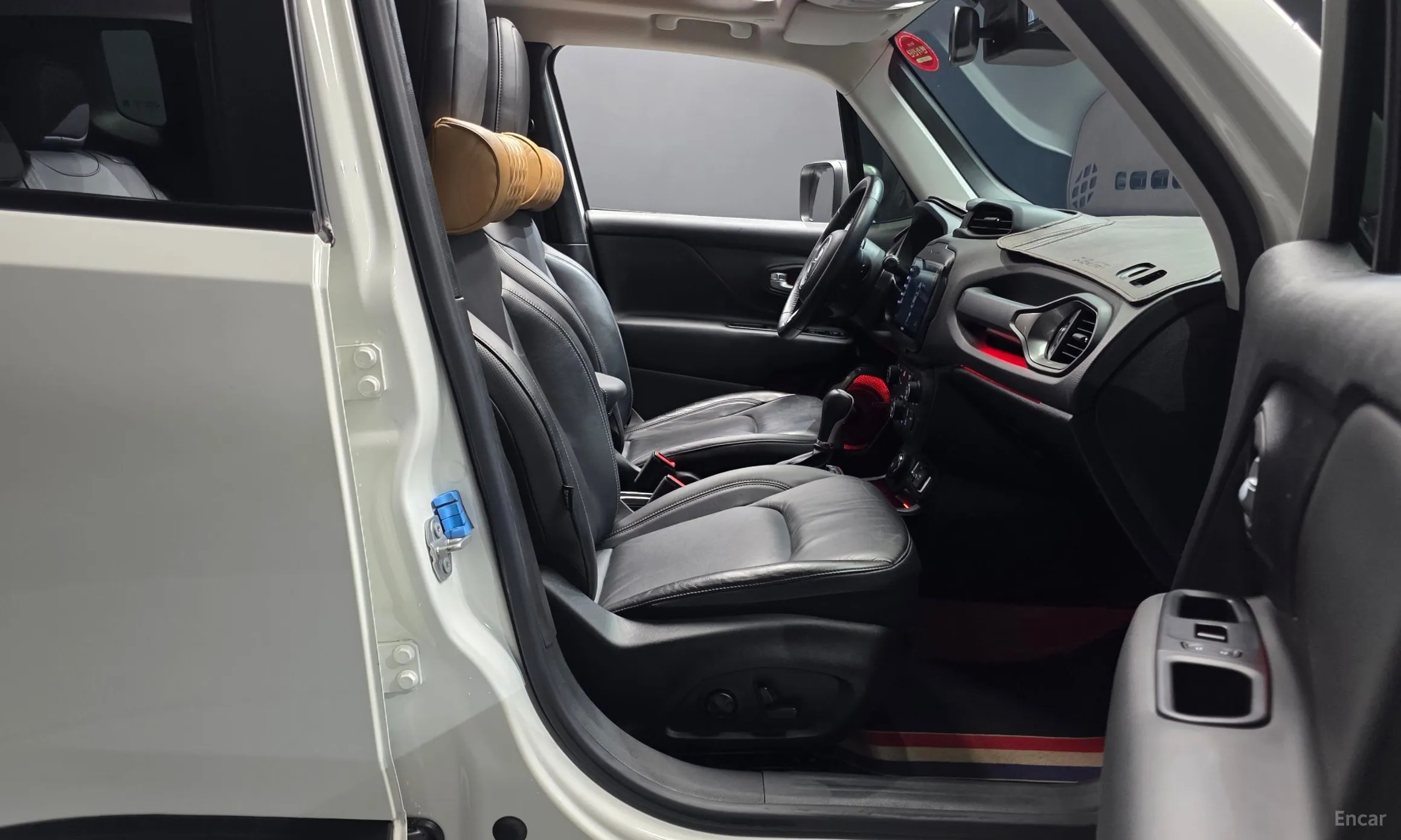 Jeep Renegade превью 10