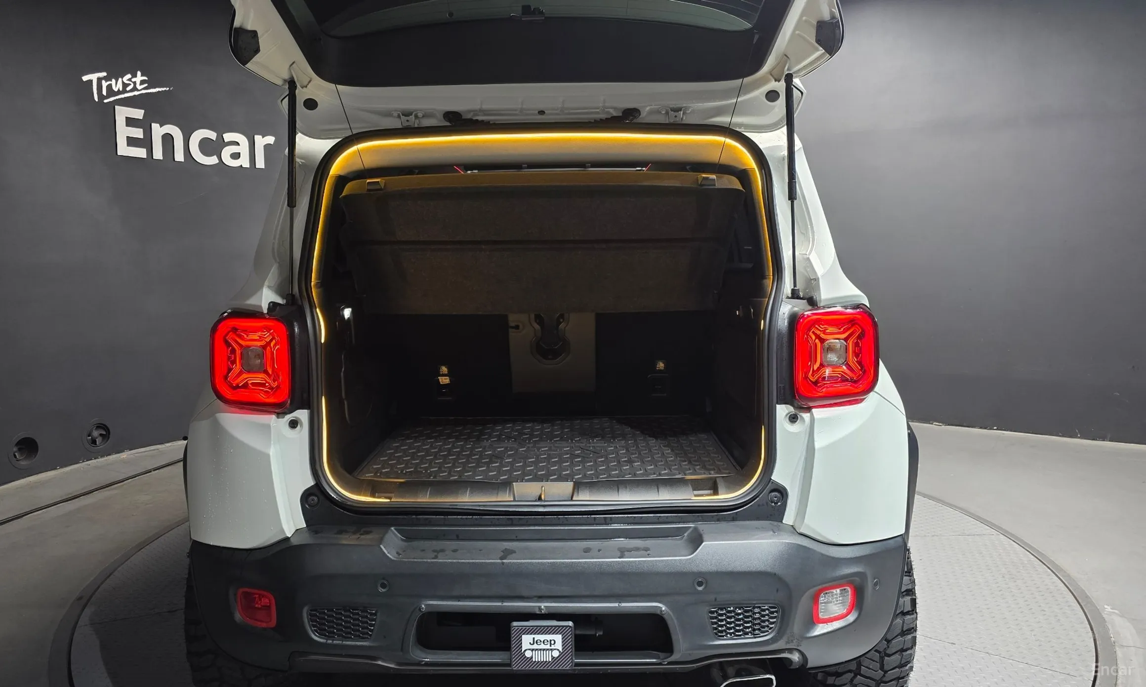 Jeep Renegade превью 20