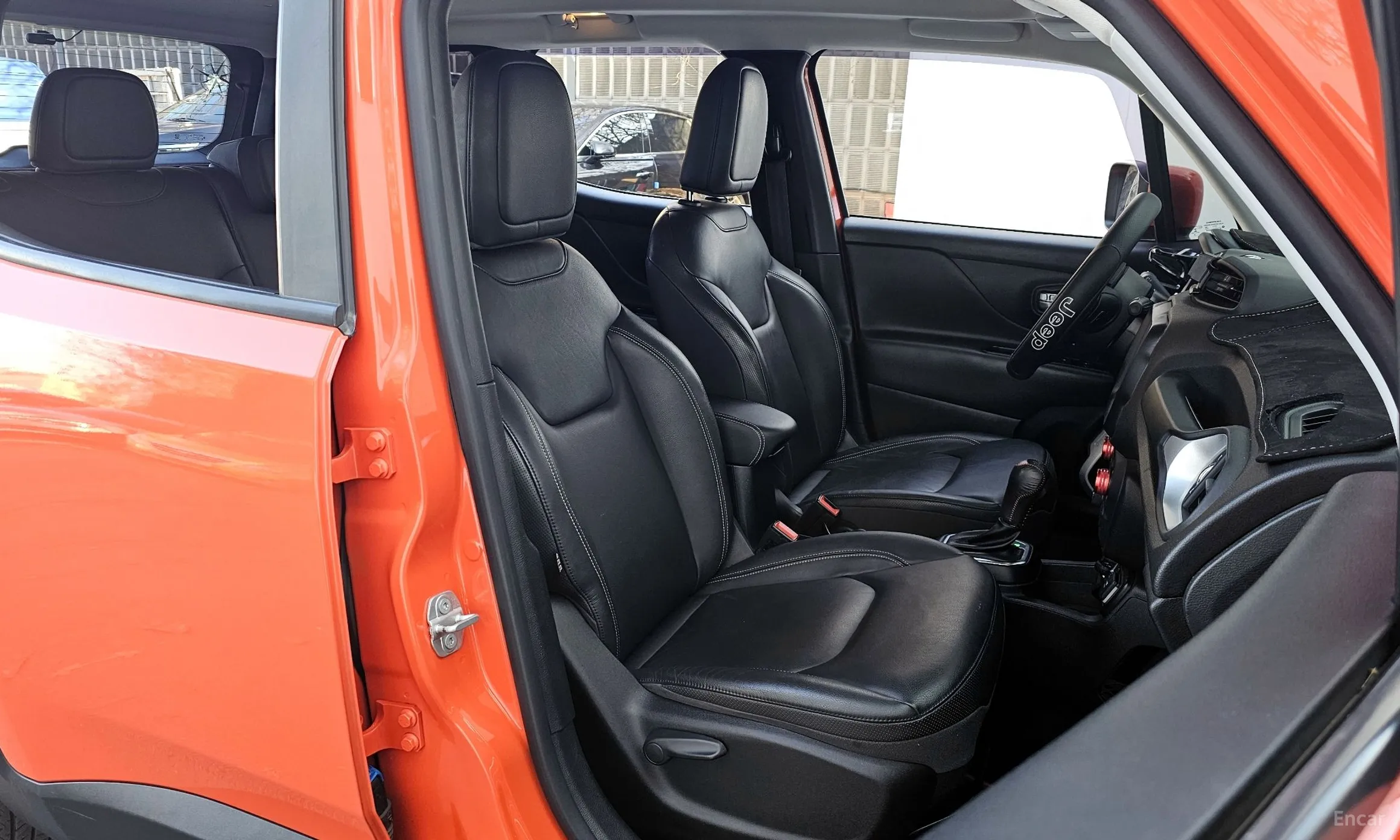 Jeep Renegade превью 10