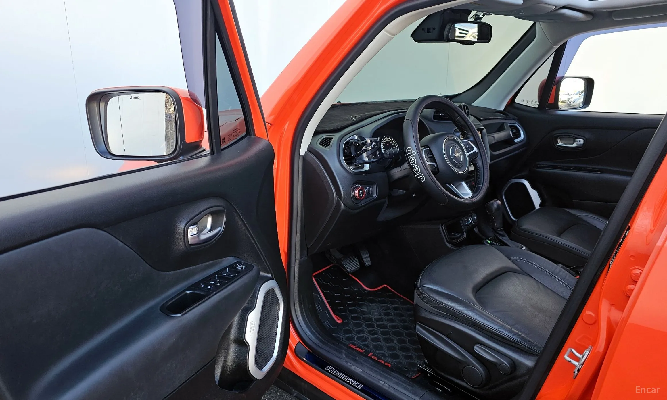 Jeep Renegade превью 11