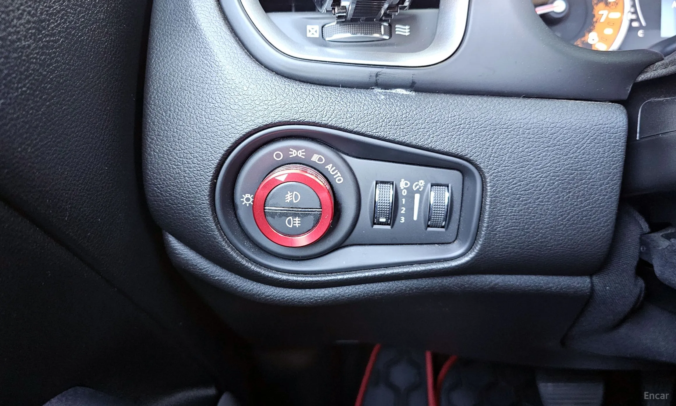 Jeep Renegade превью 19