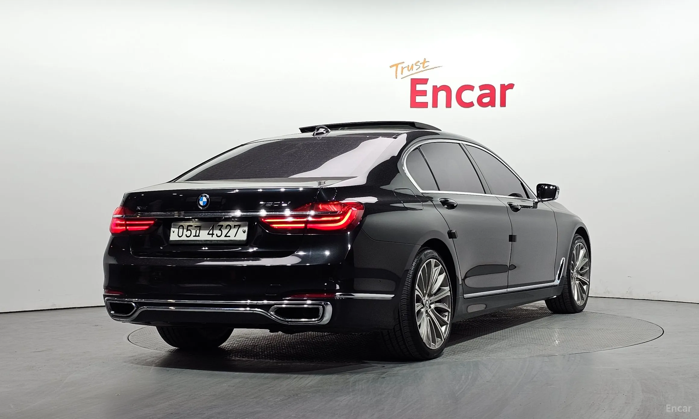 BMW 7 Series (G11) превью 2