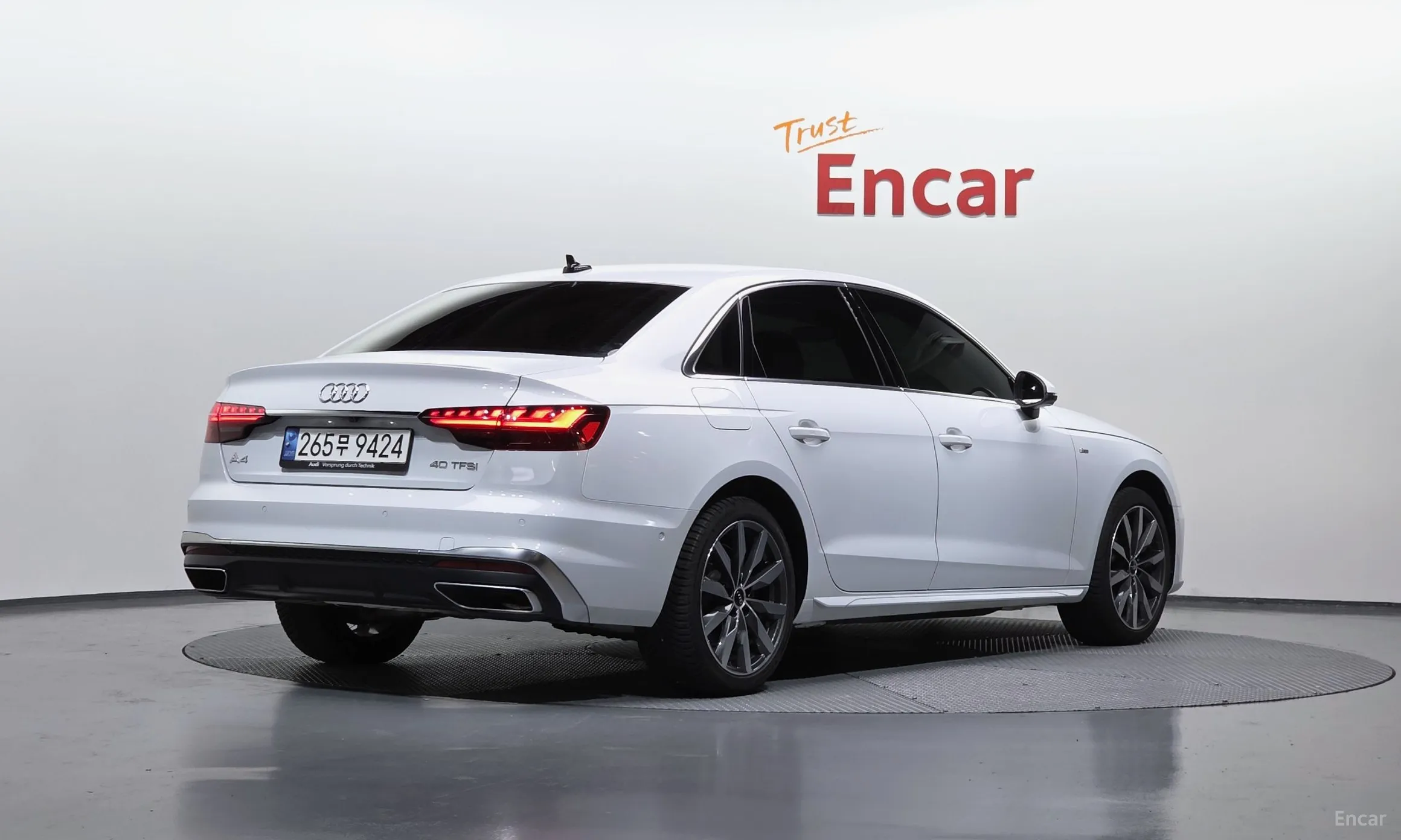 Audi A4 (B9) превью 2