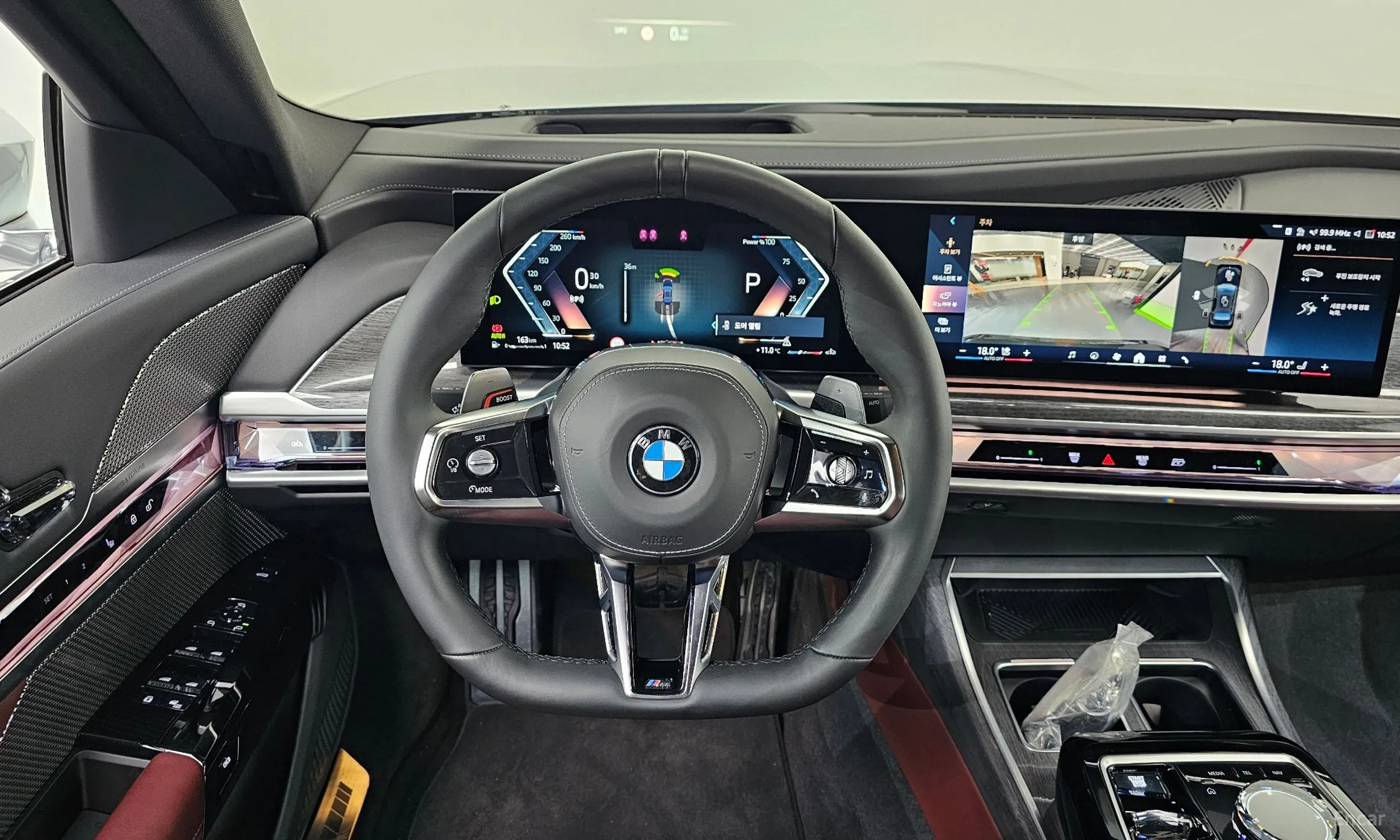 BMW 7 Series (G70) превью 13