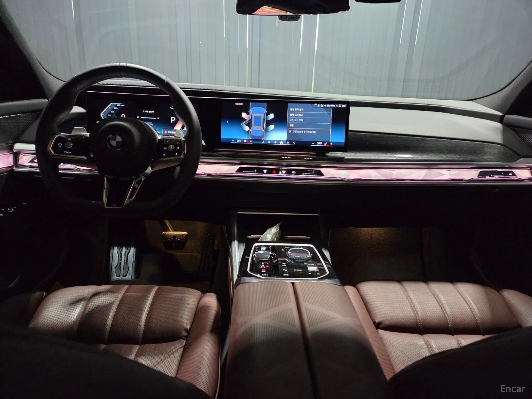 BMW 7 Series (G70) превью 7
