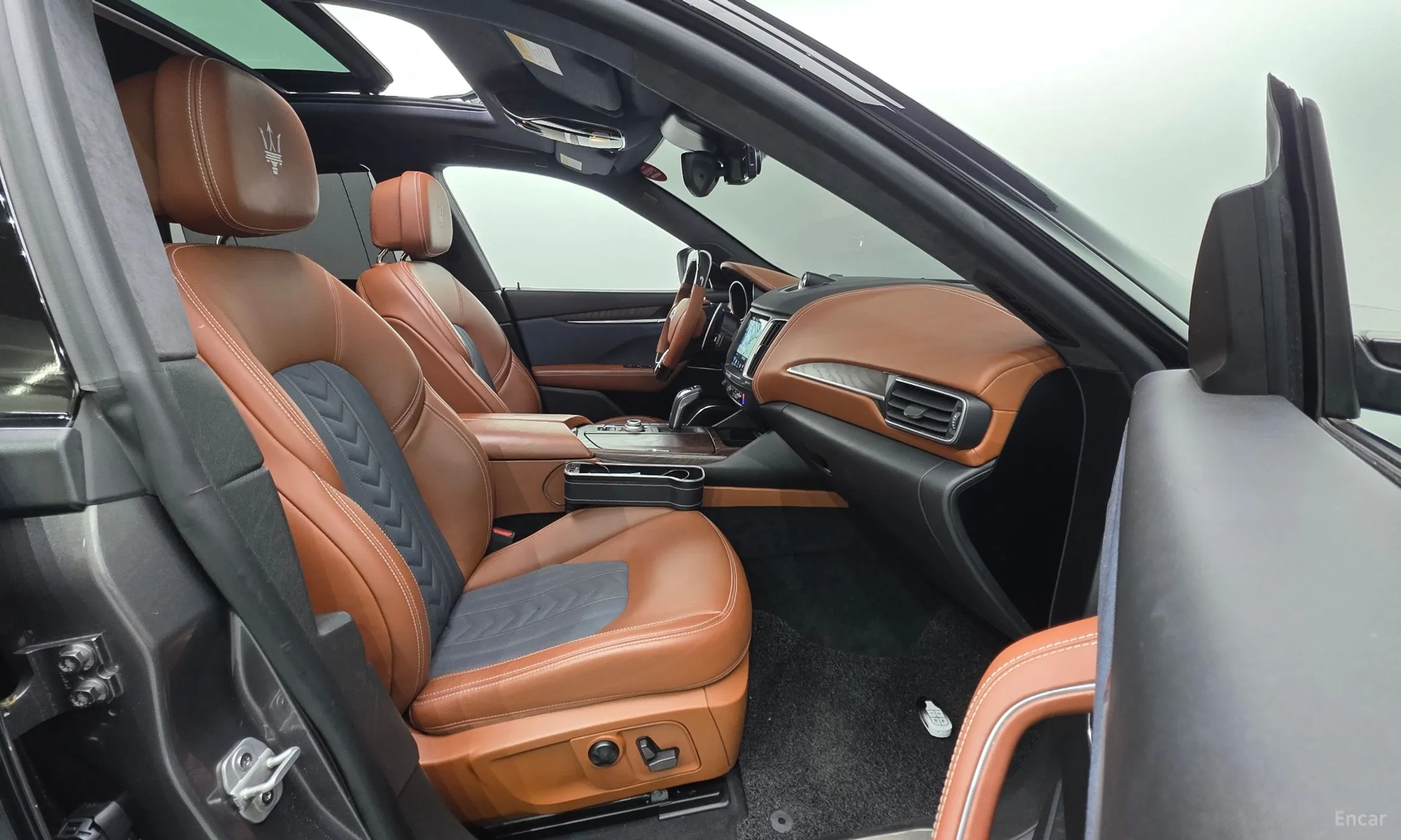Maserati Levante превью 10