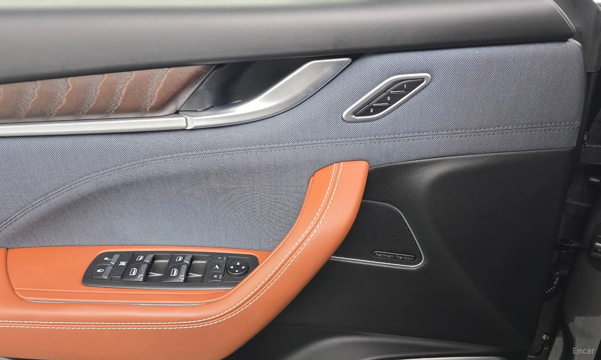 Maserati Levante превью 13
