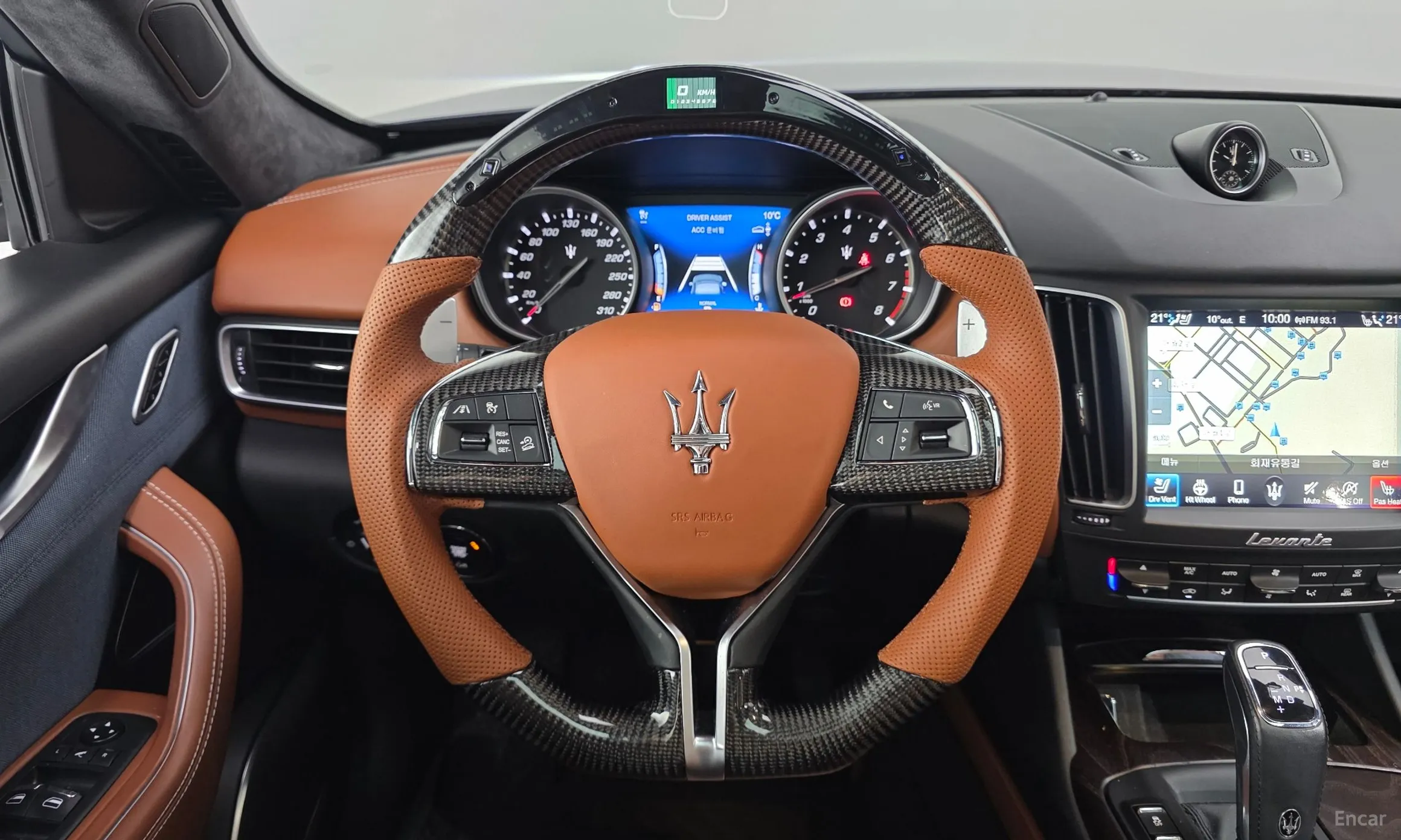 Maserati Levante превью 14