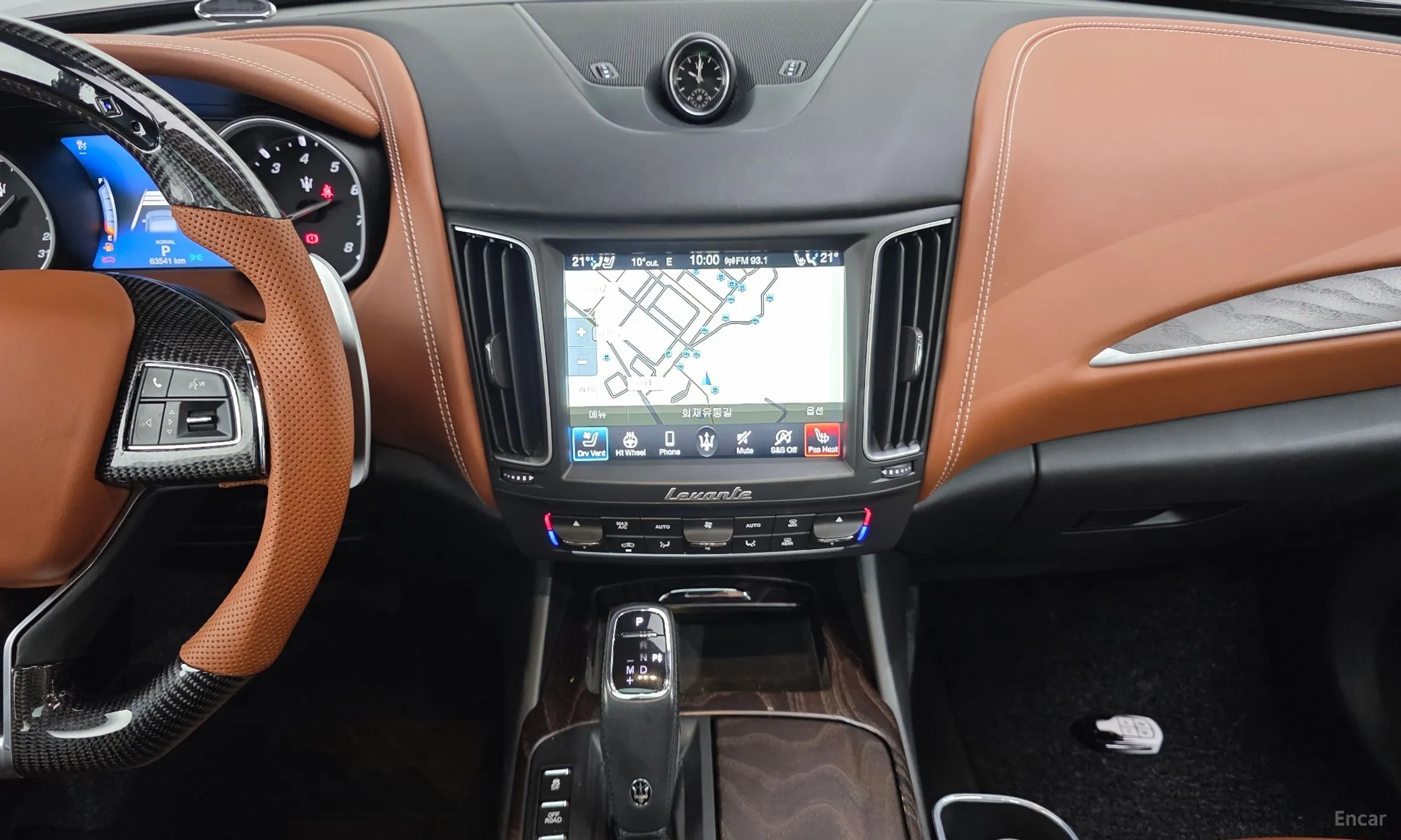 Maserati Levante превью 15