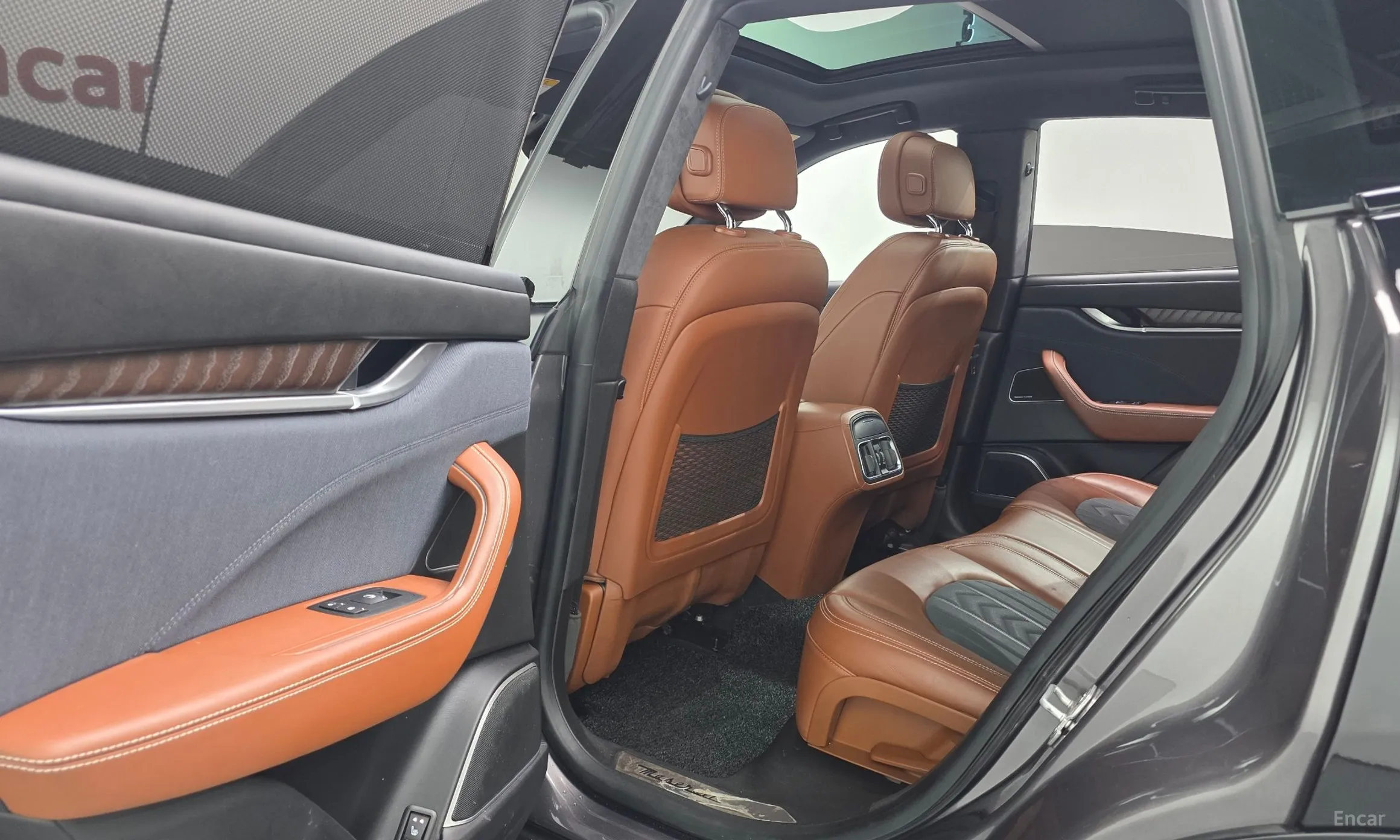 Maserati Levante превью 17