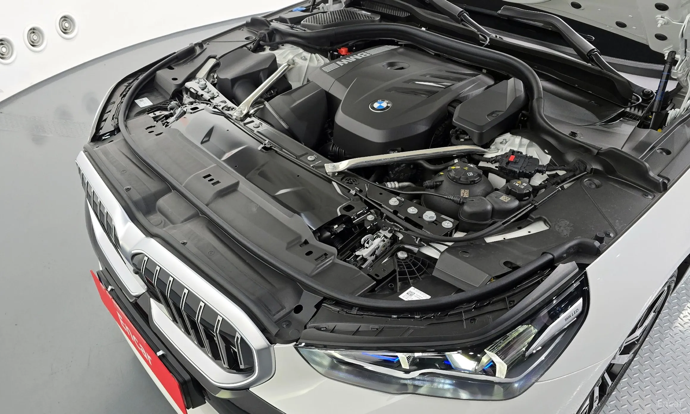 BMW 5 Series (G60) превью 6
