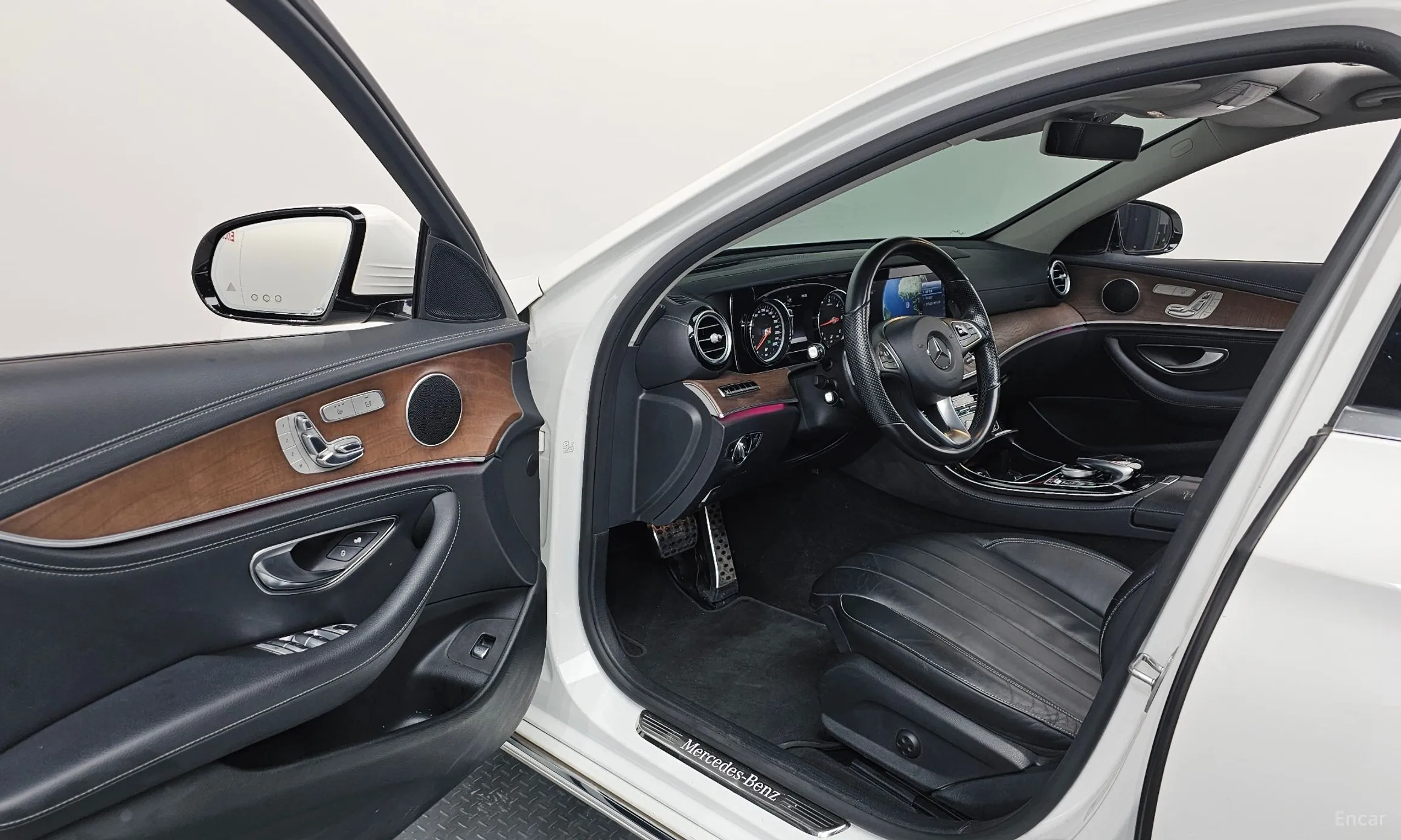 Mercedes Benz E-Class W213 превью 10