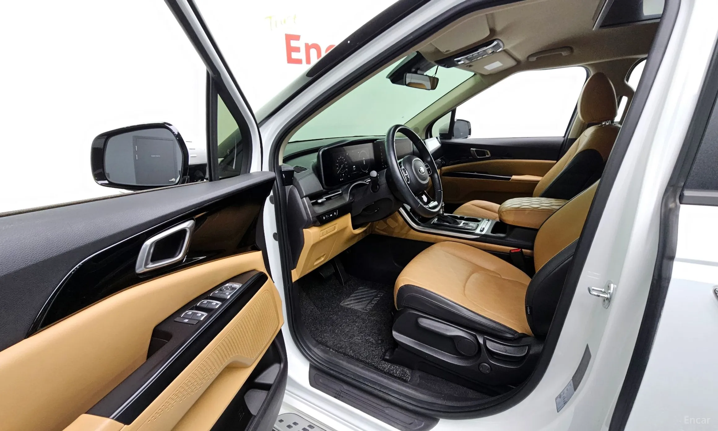 Kia Carnival Gen 4 превью 10